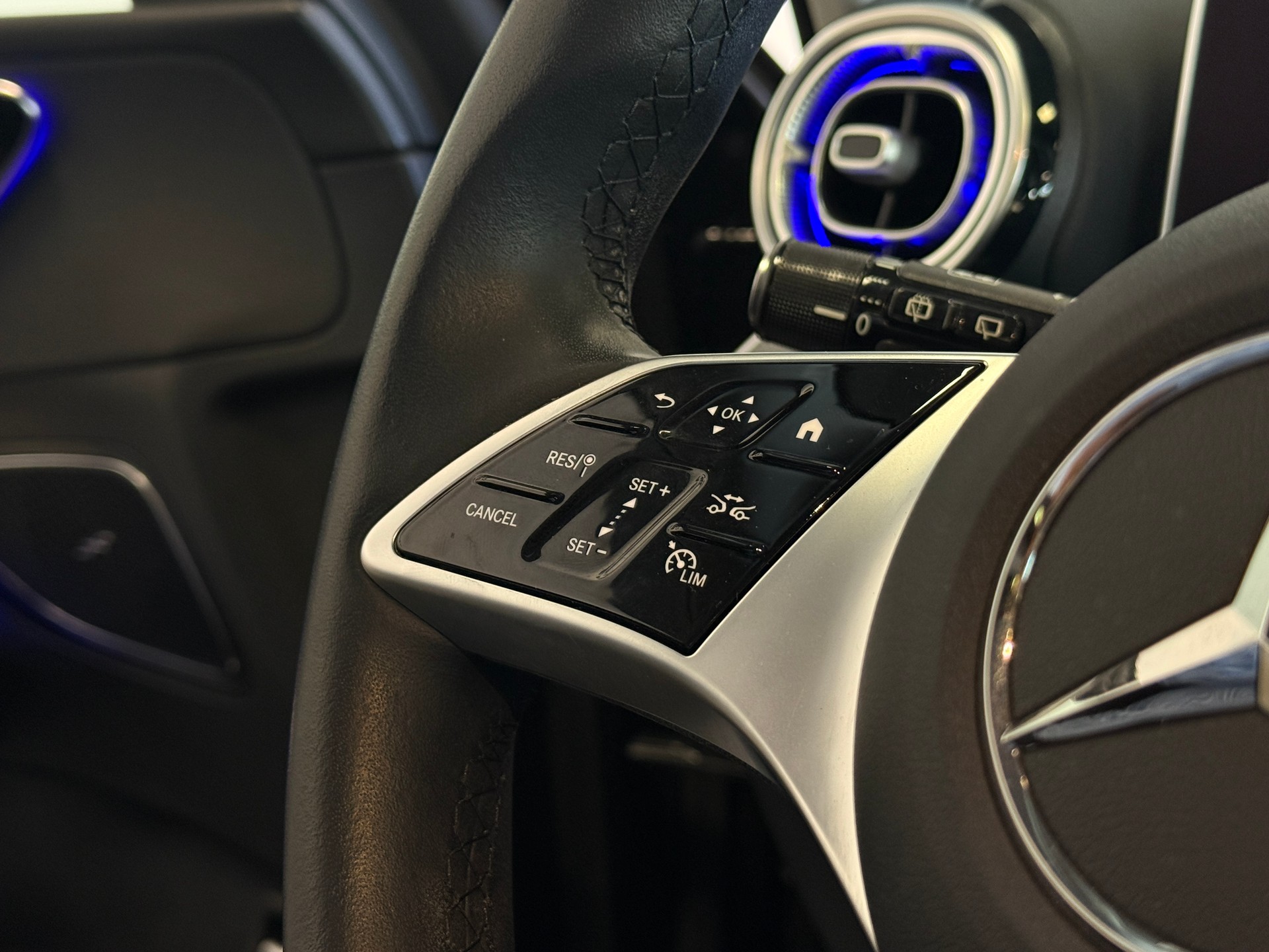 MERCEDES-BENZ C 220 d T 4Matic Avantgarde *Panoramadach*-image-7
