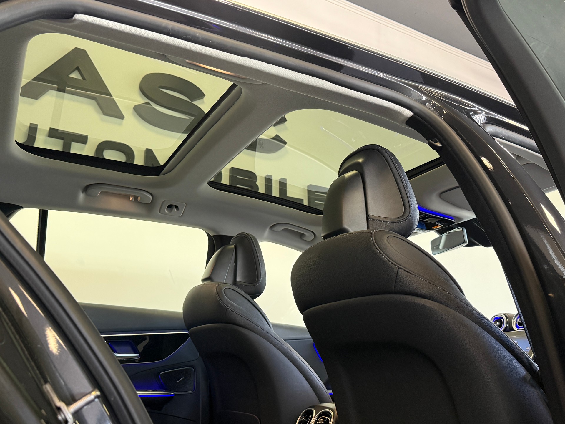 MERCEDES-BENZ C 220 d T 4Matic Avantgarde *Panoramadach*-image-14