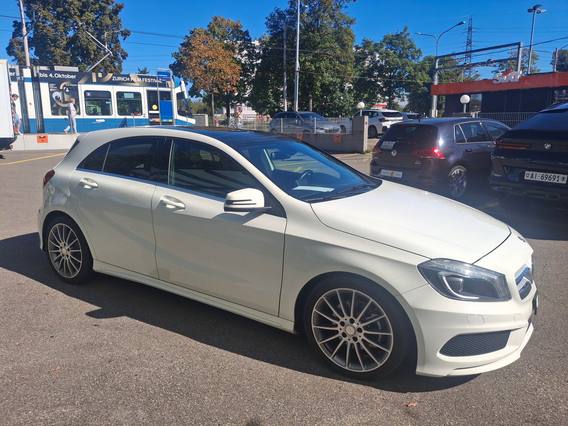 MERCEDES-BENZ A 200 AMG Line 7G-DCT-image-19
