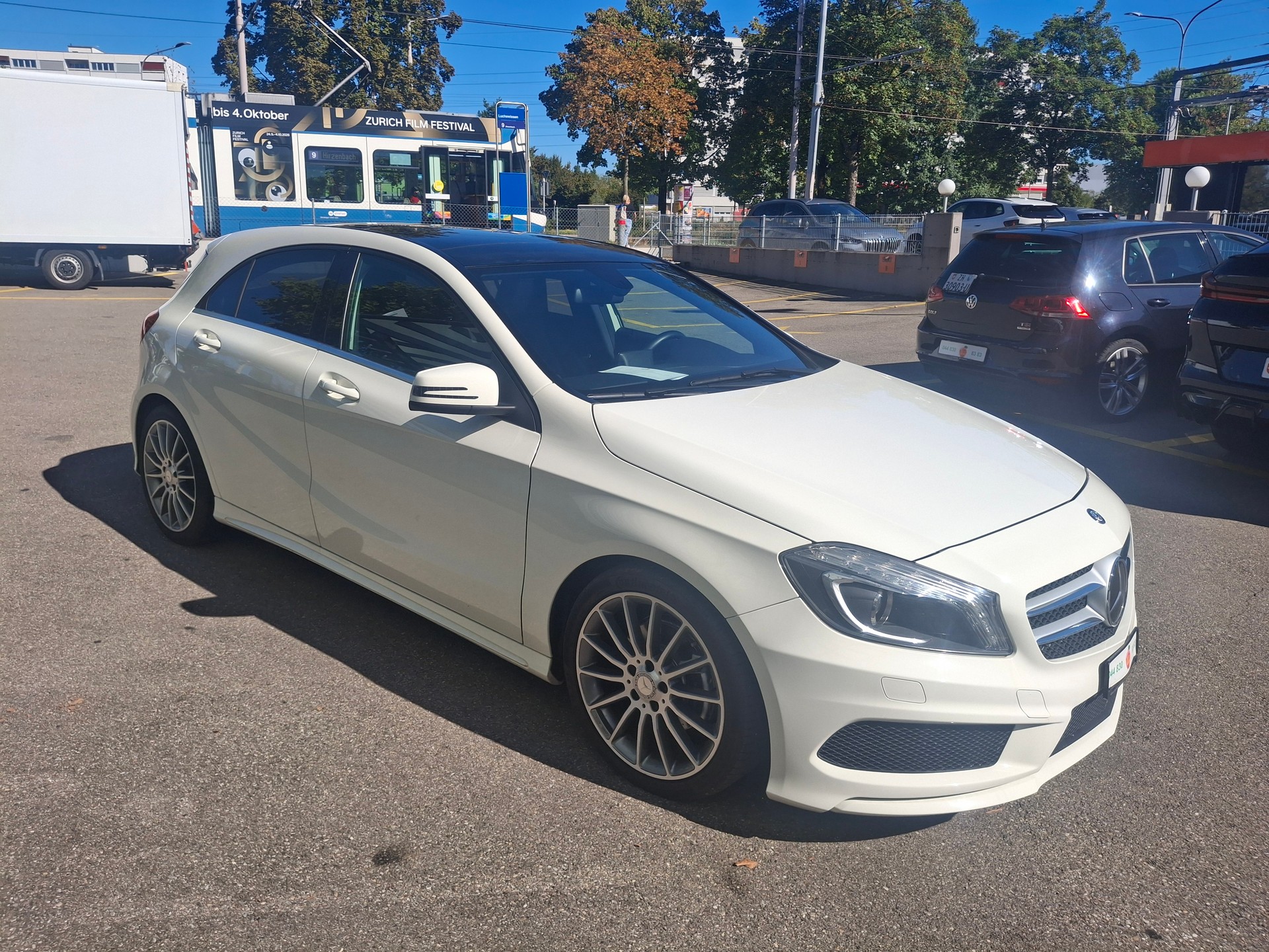 MERCEDES-BENZ A 200 AMG Line 7G-DCT-image-15