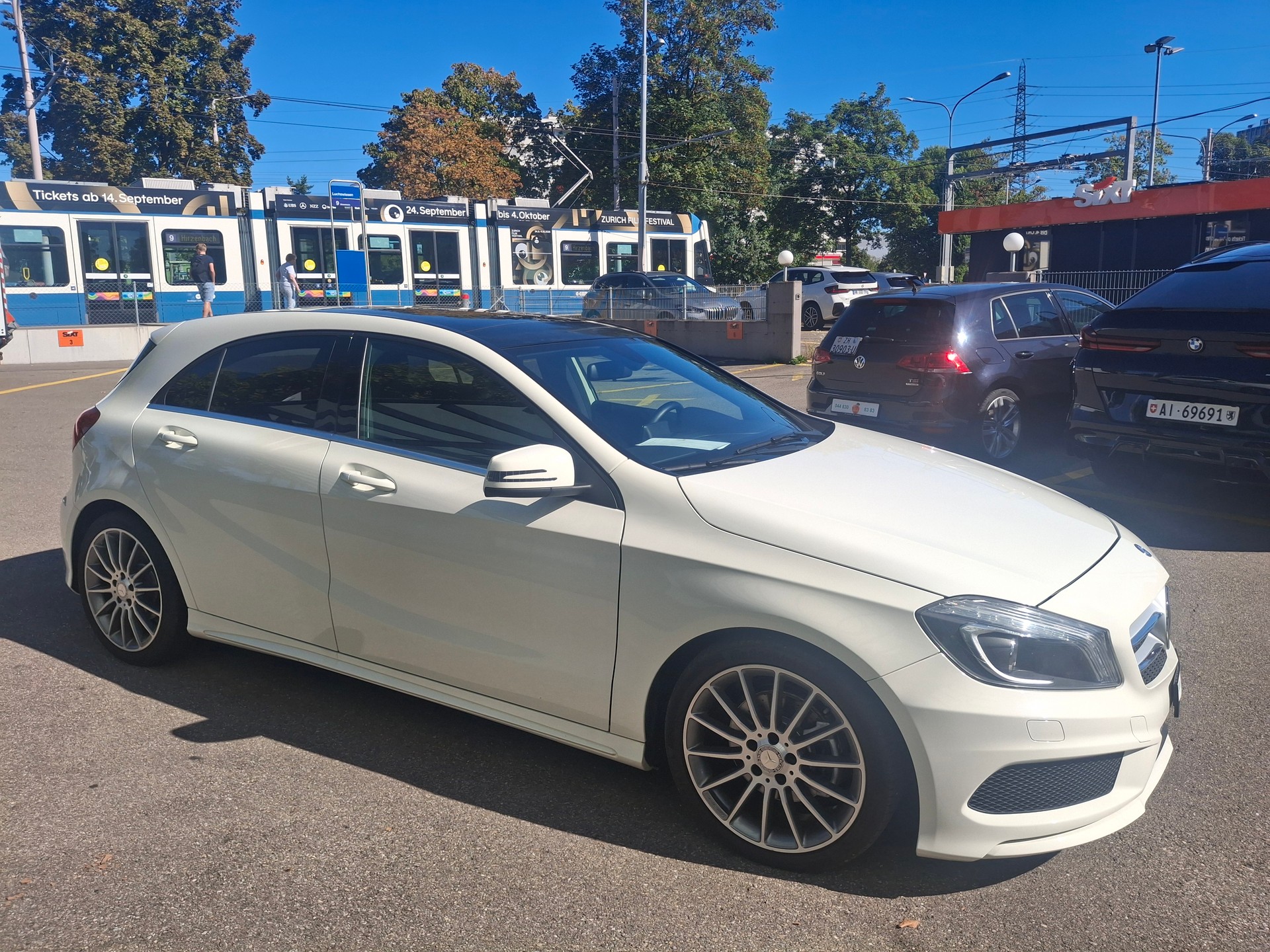 MERCEDES-BENZ A 200 AMG Line 7G-DCT-image-20