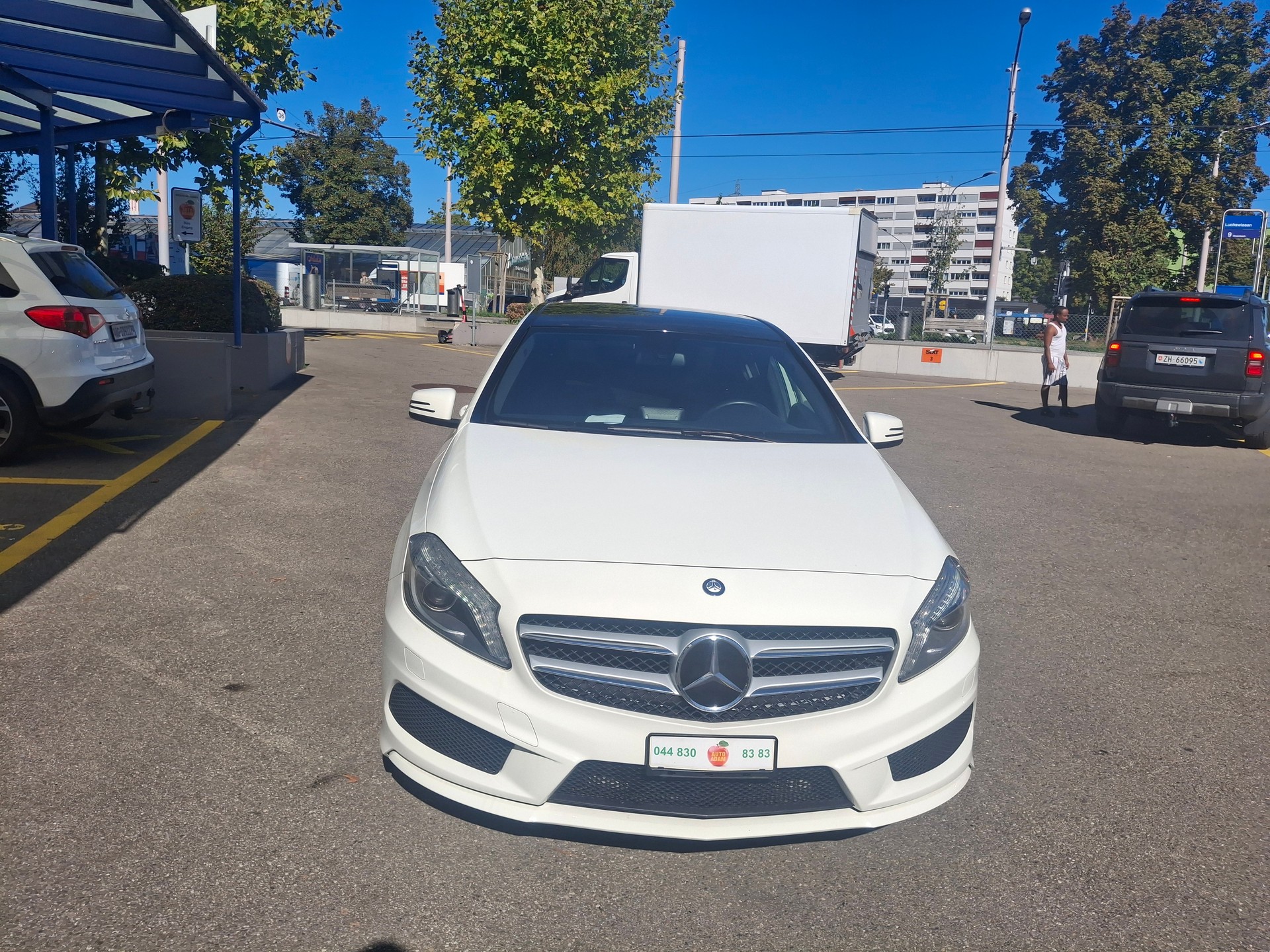 MERCEDES-BENZ A 200 AMG Line 7G-DCT-image-8