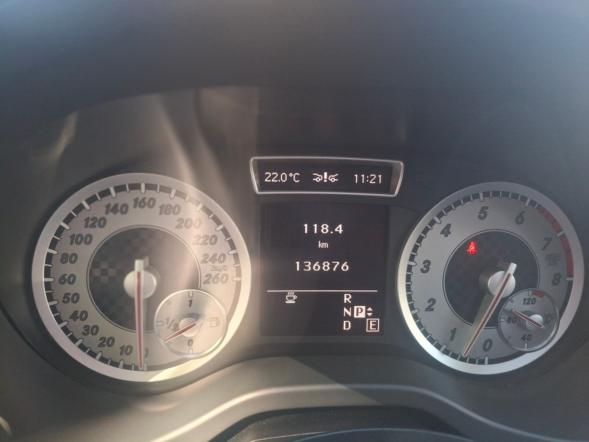 MERCEDES-BENZ A 200 AMG Line 7G-DCT-image-23