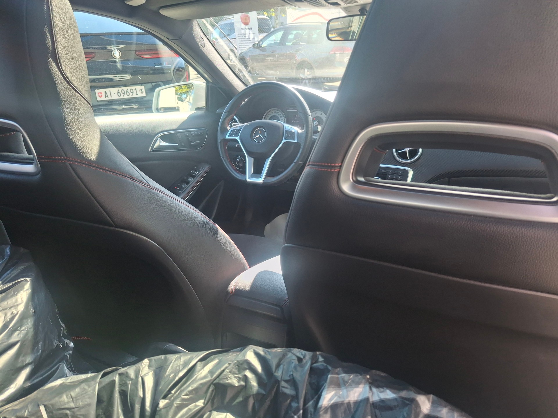 MERCEDES-BENZ A 200 AMG Line 7G-DCT-image-14