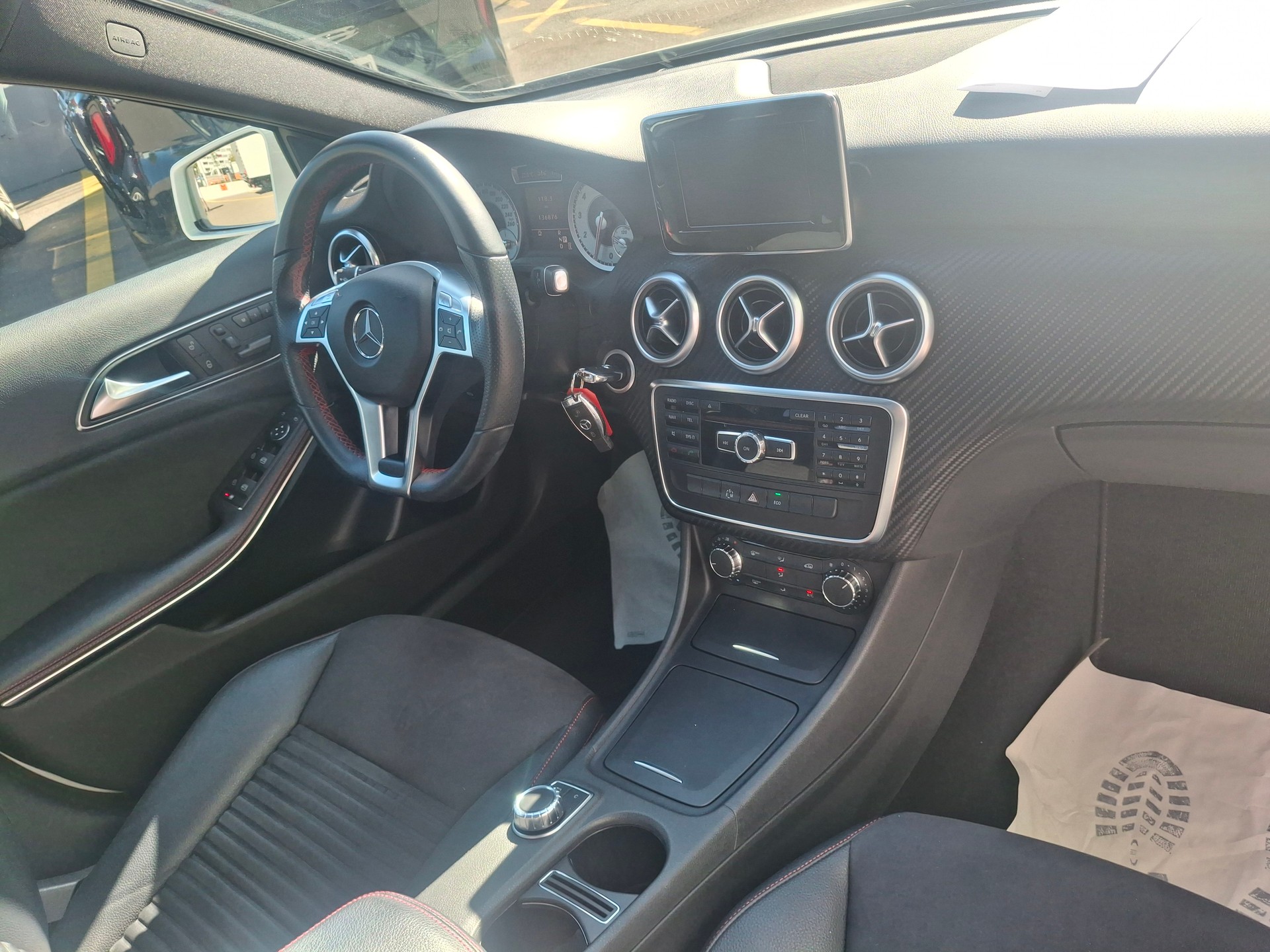MERCEDES-BENZ A 200 AMG Line 7G-DCT-image-11