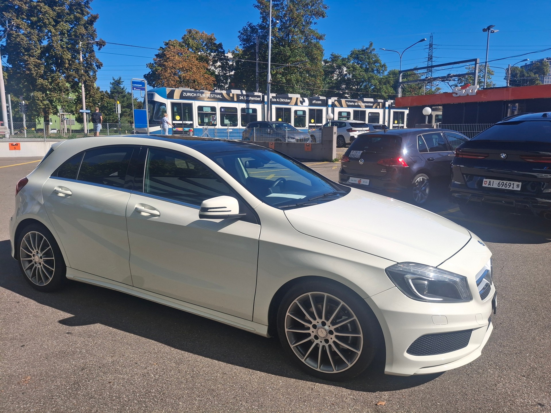 MERCEDES-BENZ A 200 AMG Line 7G-DCT-image-21