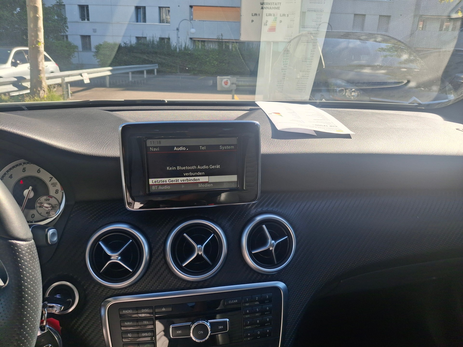 MERCEDES-BENZ A 200 AMG Line 7G-DCT-image-22