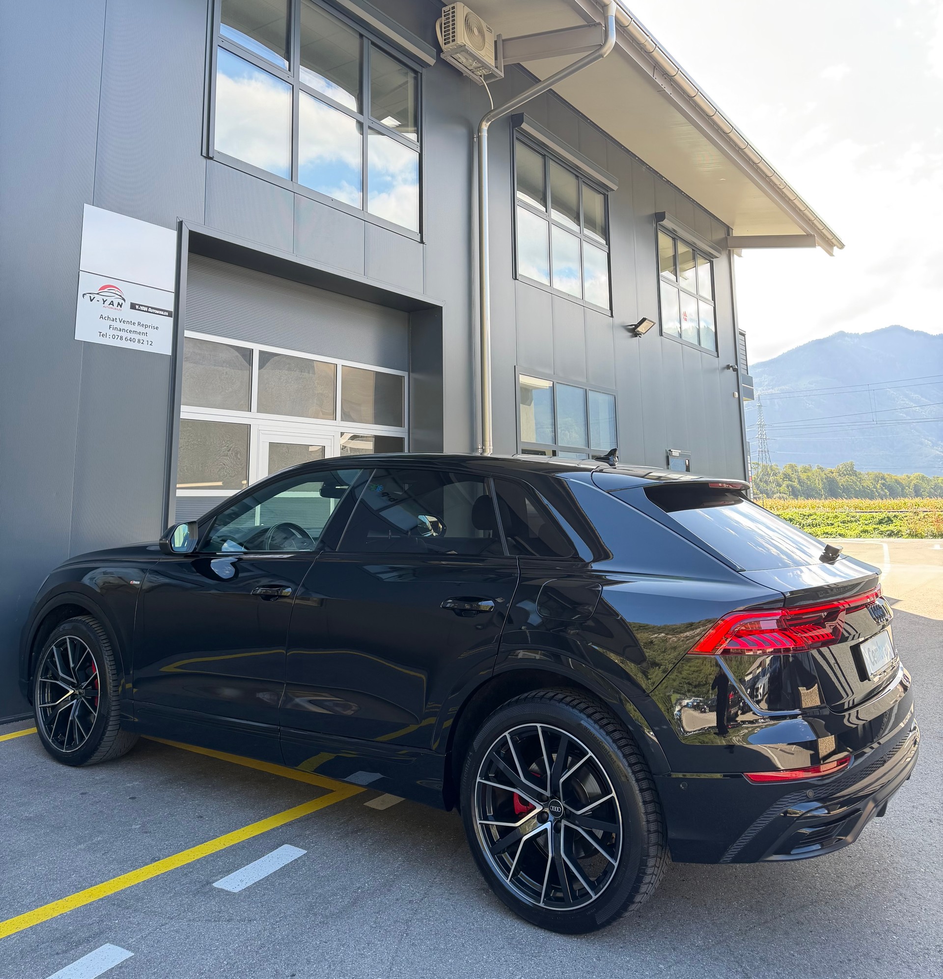 AUDI Q8 55 TFSI e Black Edition quattro PHEV tiptronic-image-6