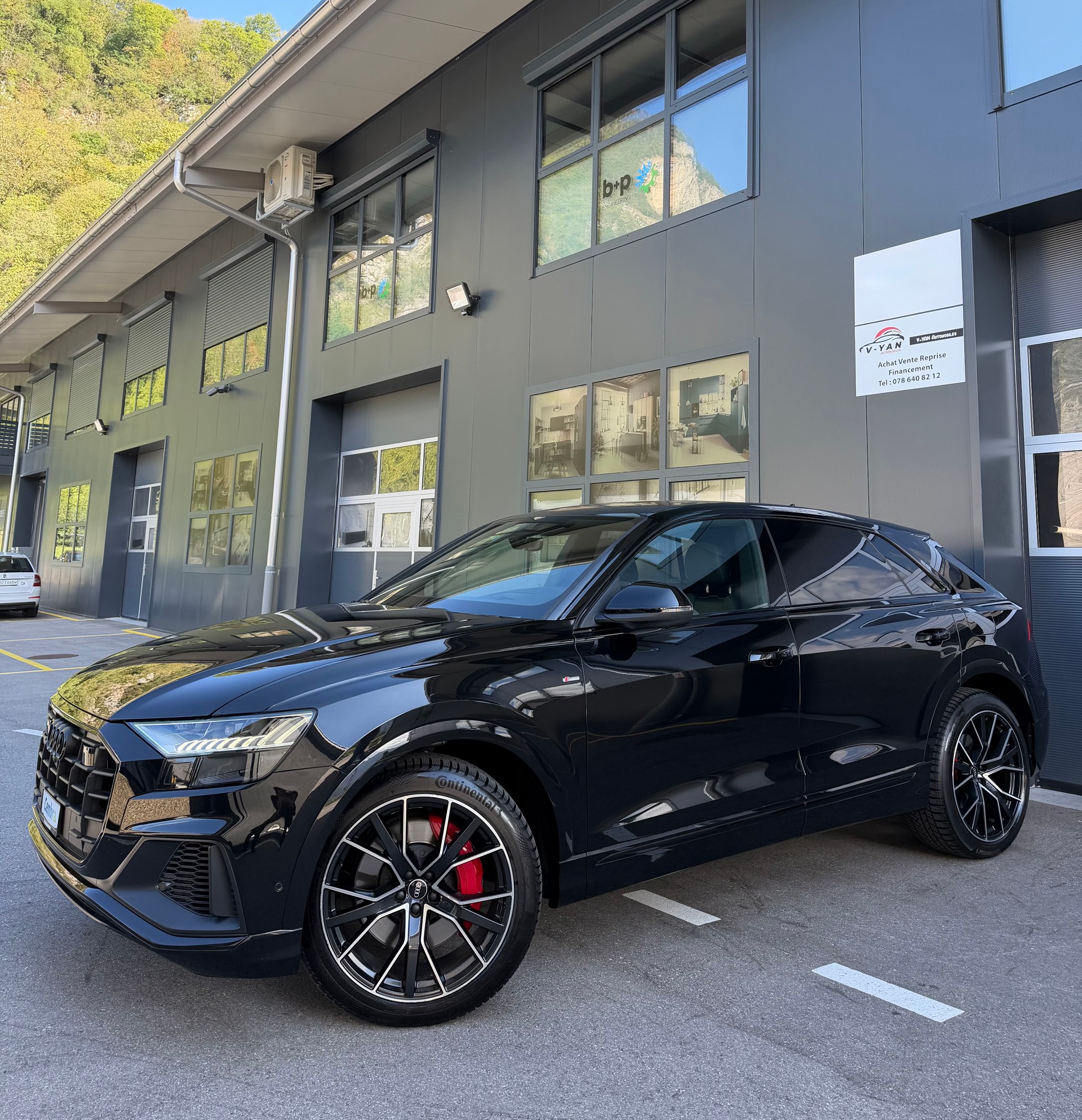 AUDI Q8 55 TFSI e Black Edition quattro PHEV tiptronic-image-0
