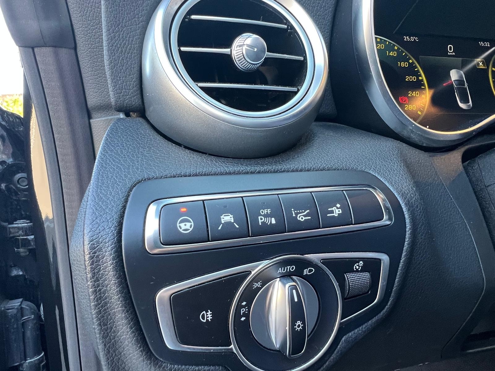 MERCEDES-BENZ C 43 Cabriolet AMG 4Matic 9G-Tronic-image-19