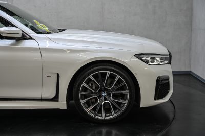 BMW 745Le xDrive-image-13