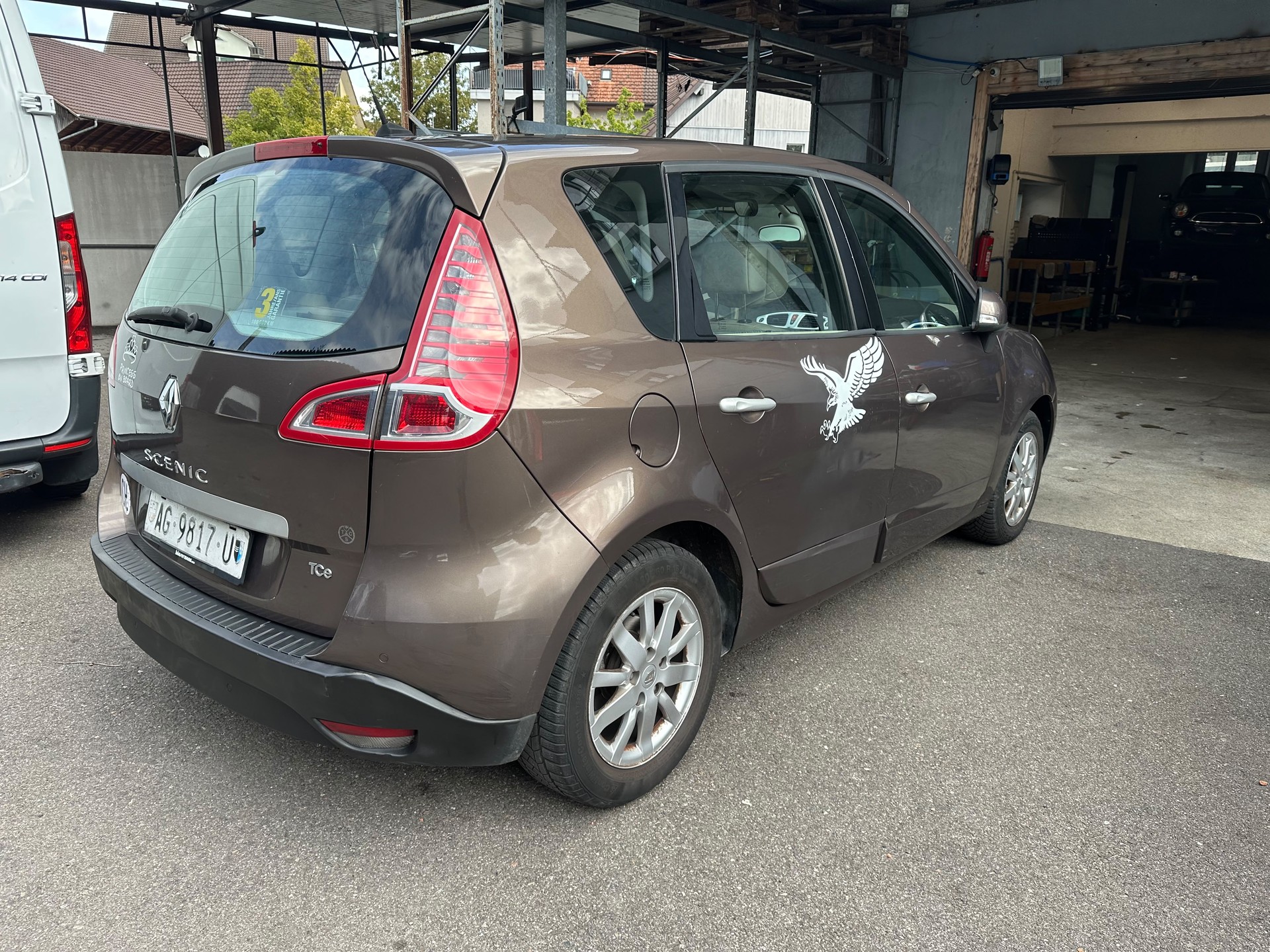 RENAULT Scénic 1.4 16V Turbo Privilège-image-3