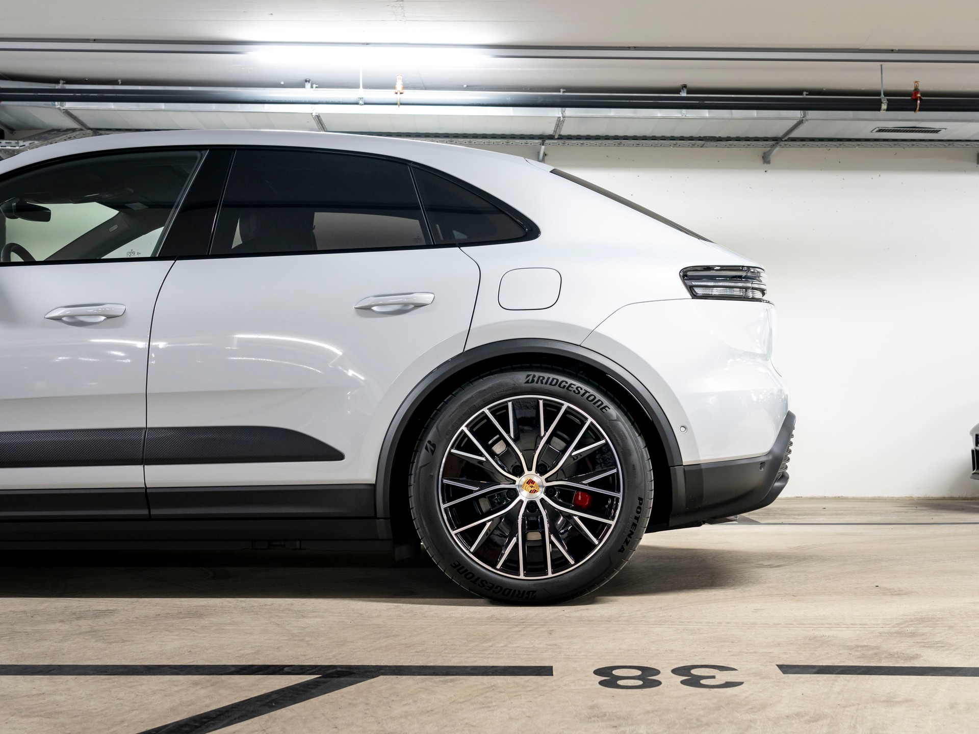 PORSCHE Macan 4S 100kWh-image-7