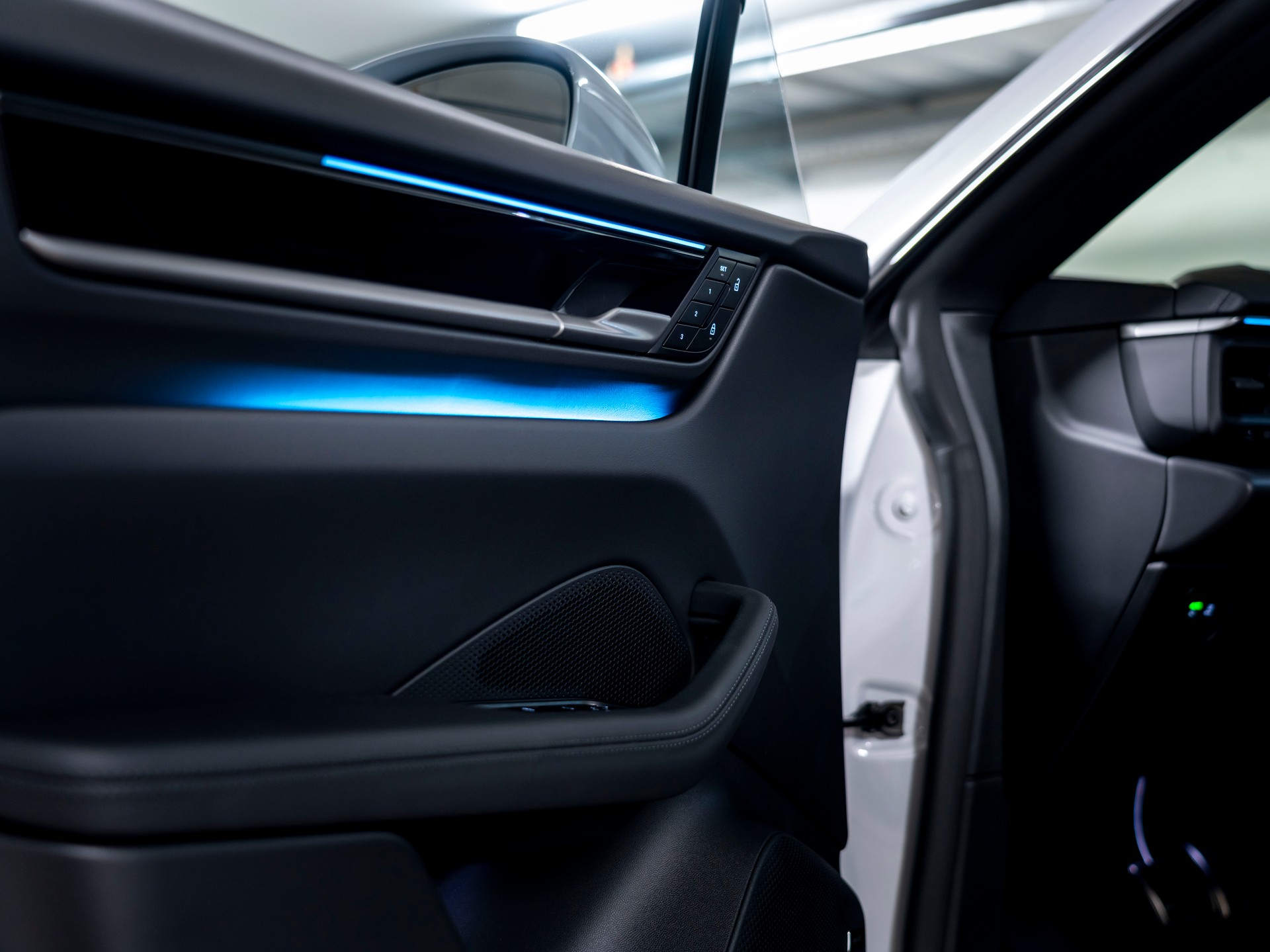 PORSCHE Macan 4S 100kWh-image-12