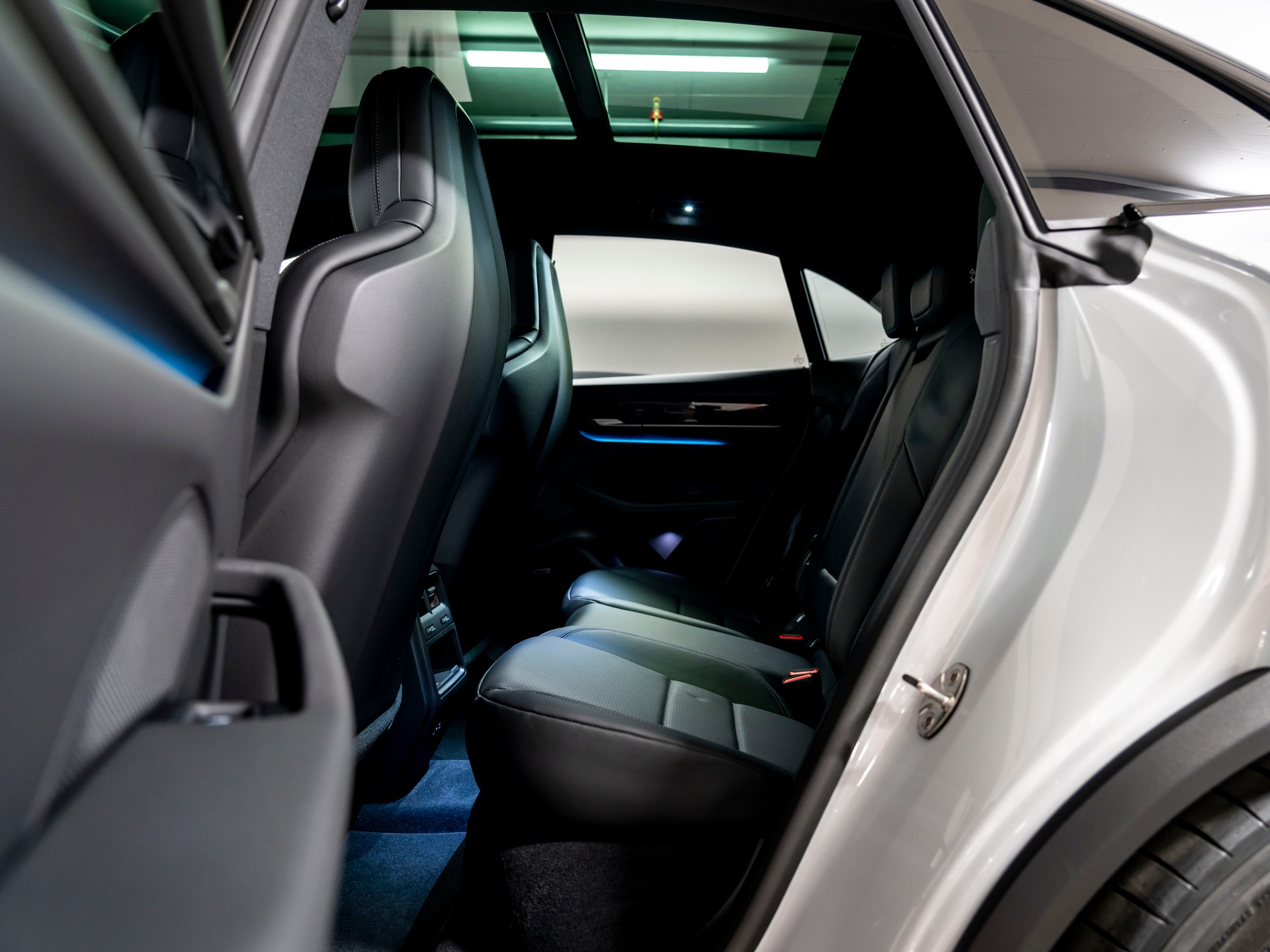 PORSCHE Macan 4S 100kWh-image-24