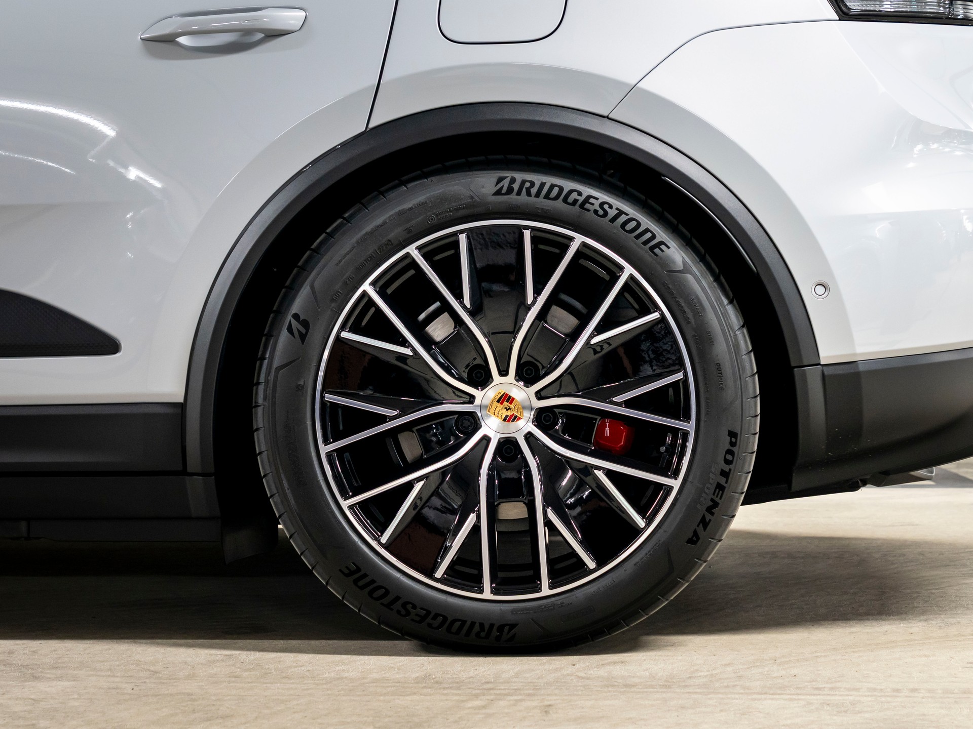 PORSCHE Macan 4S 100kWh-image-8