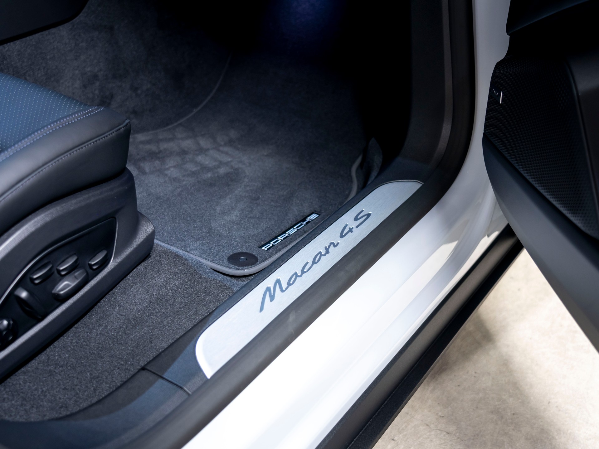 PORSCHE Macan 4S 100kWh-image-21