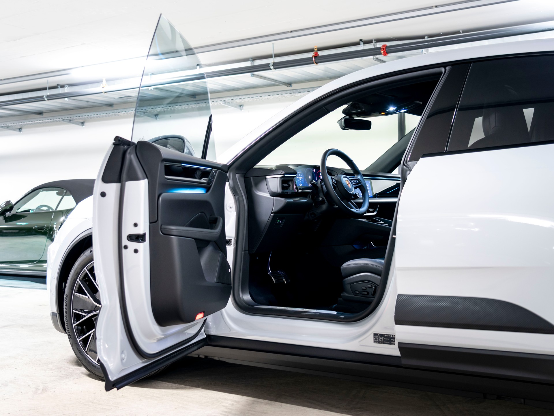 PORSCHE Macan 4S 100kWh-image-10