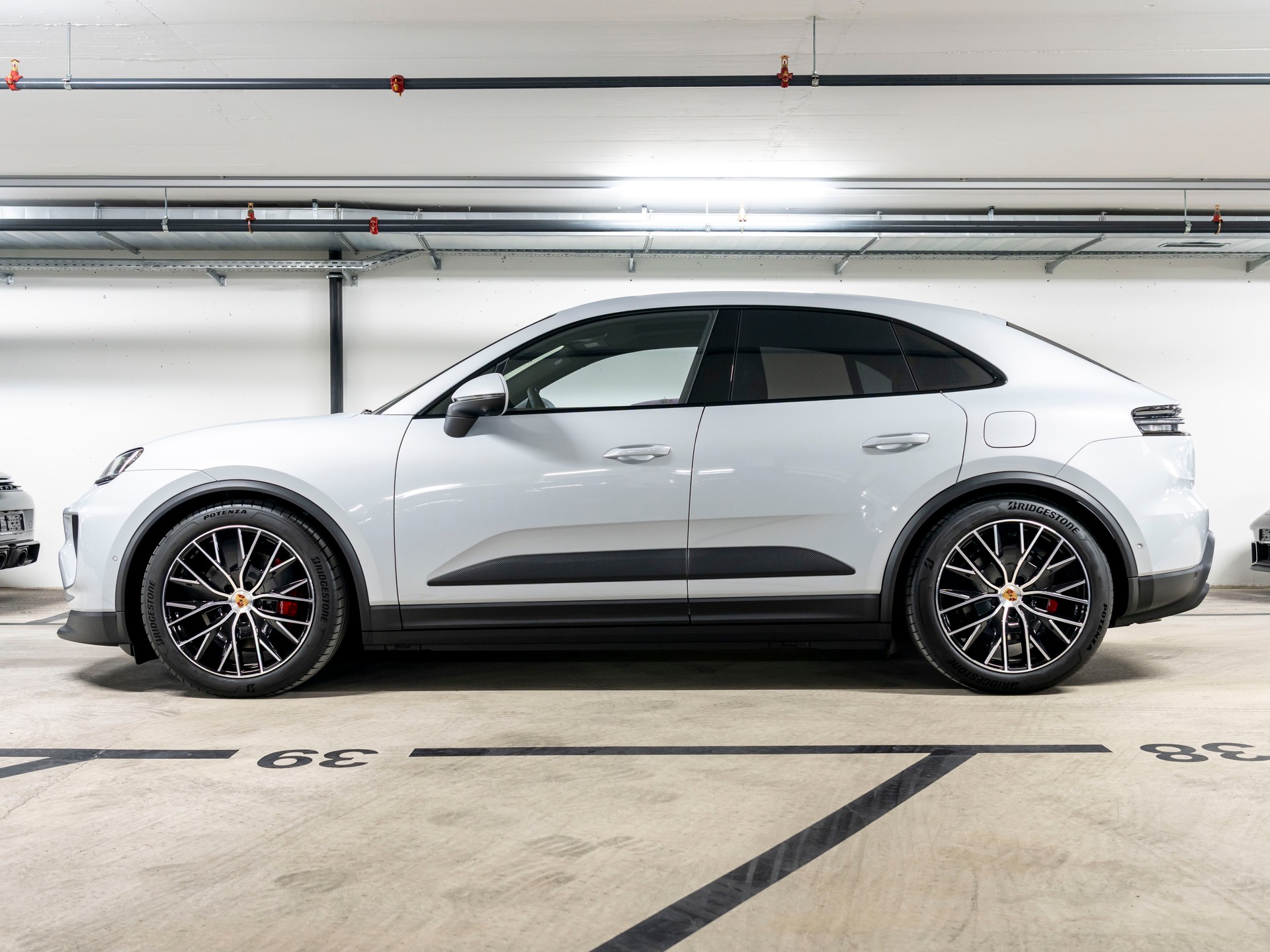 PORSCHE Macan 4S 100kWh-image-1