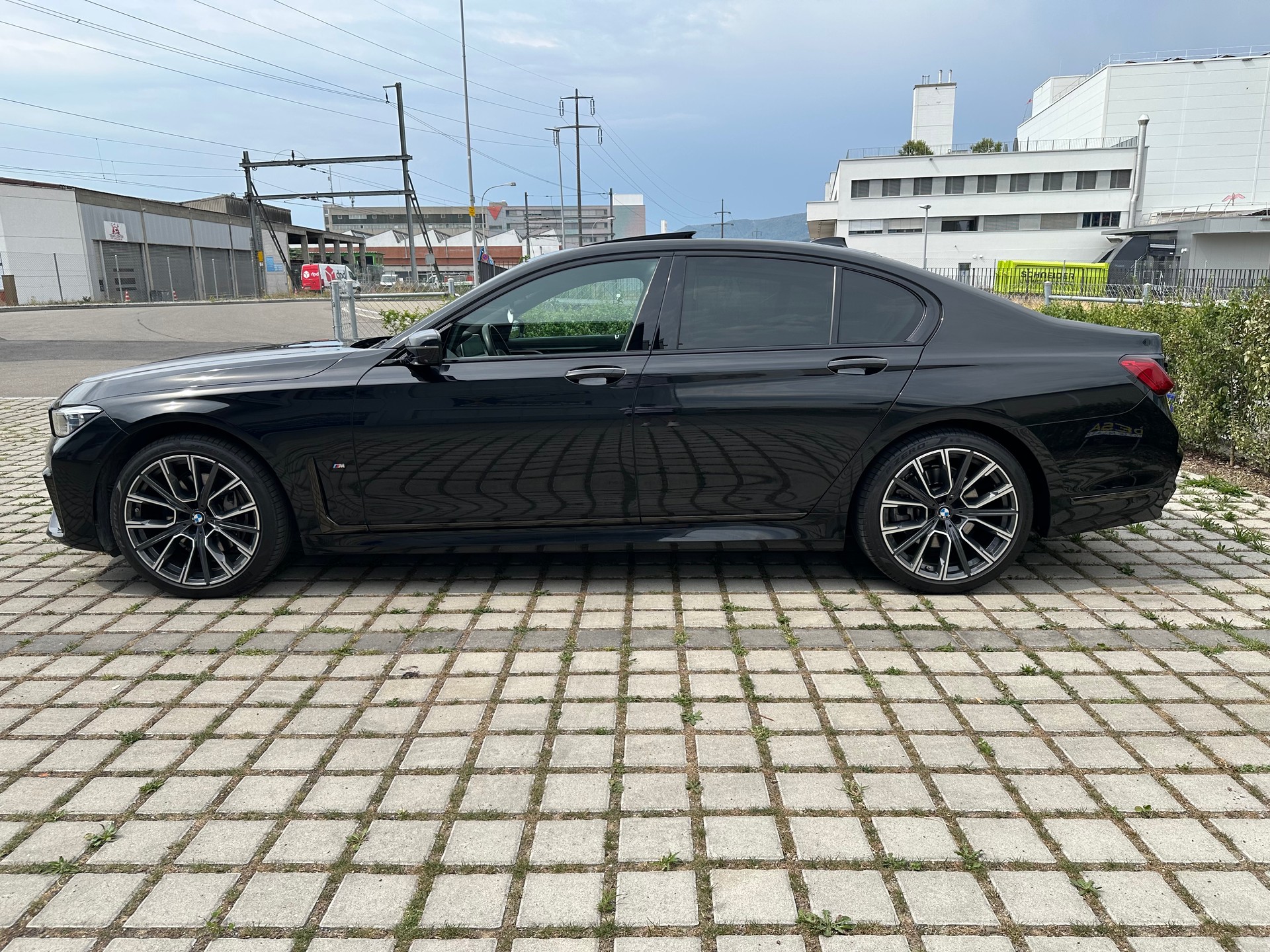 BMW 730d xDrive Facelift-image-1
