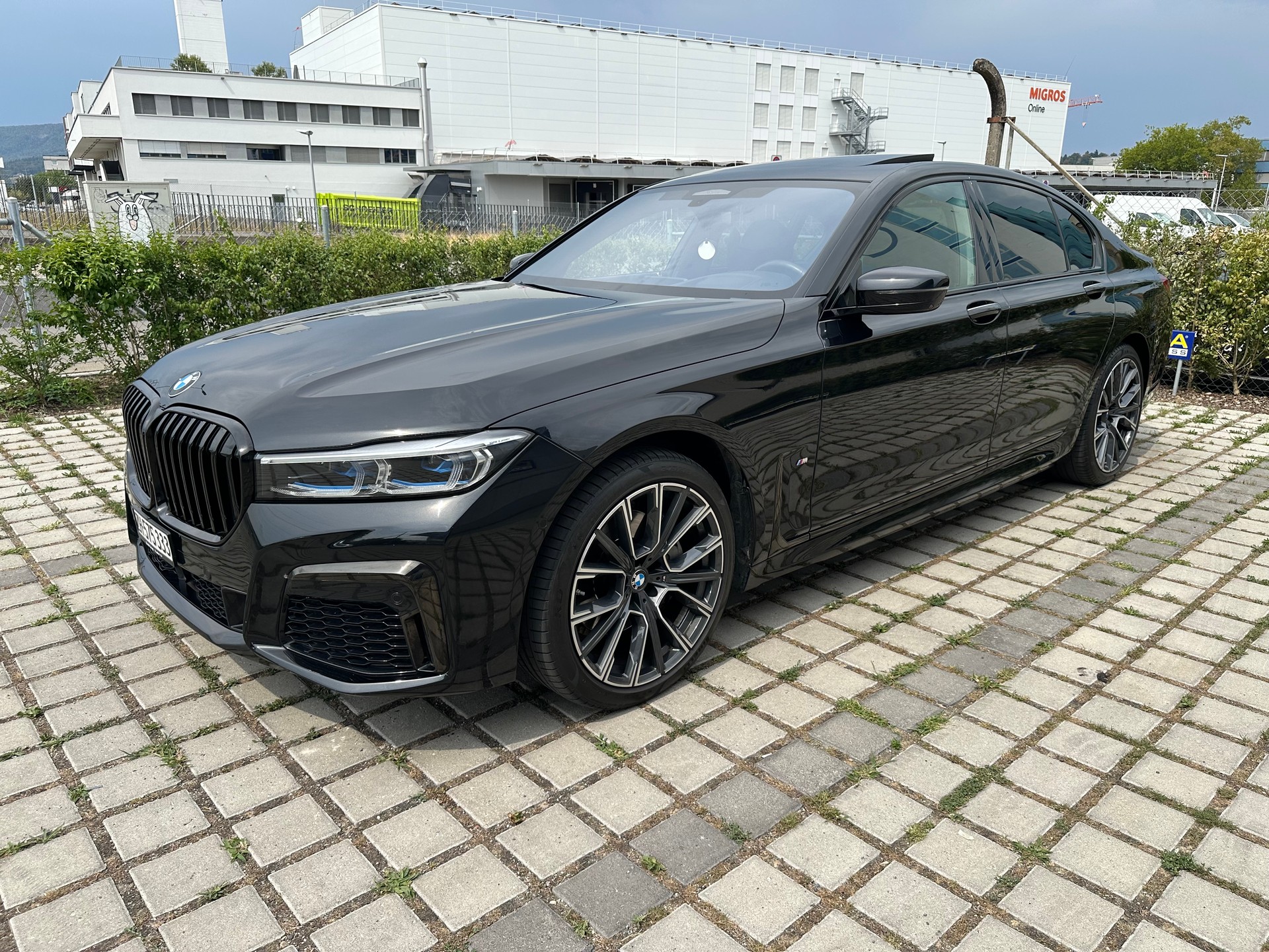 BMW 730d xDrive Facelift-image-0