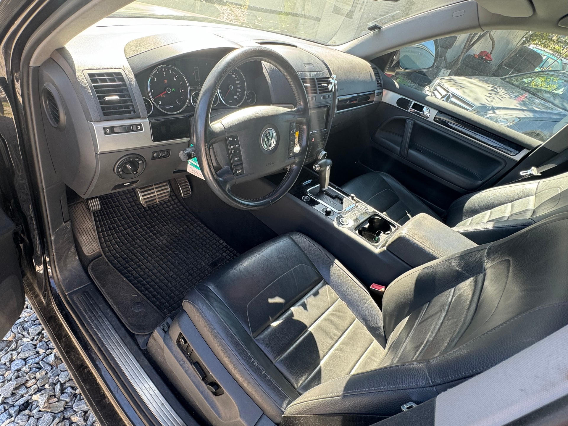 VW Touareg 5.0 TDI V10 Automatic-image-8