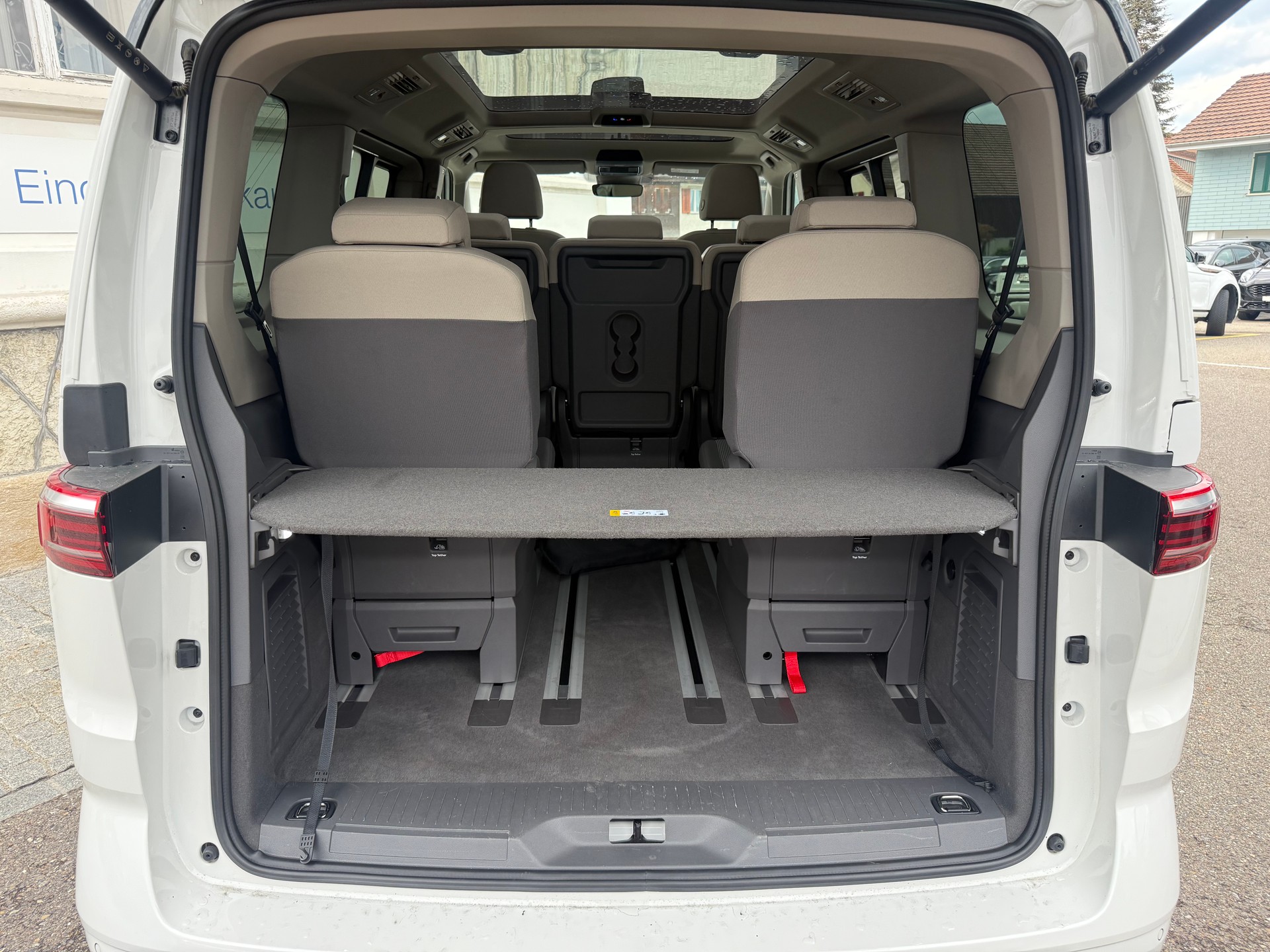 VW Multivan kurz 2.0 TDI Life Edition DSG Navigationssystem Volkswagen original 7 PLÄTZER-image-7