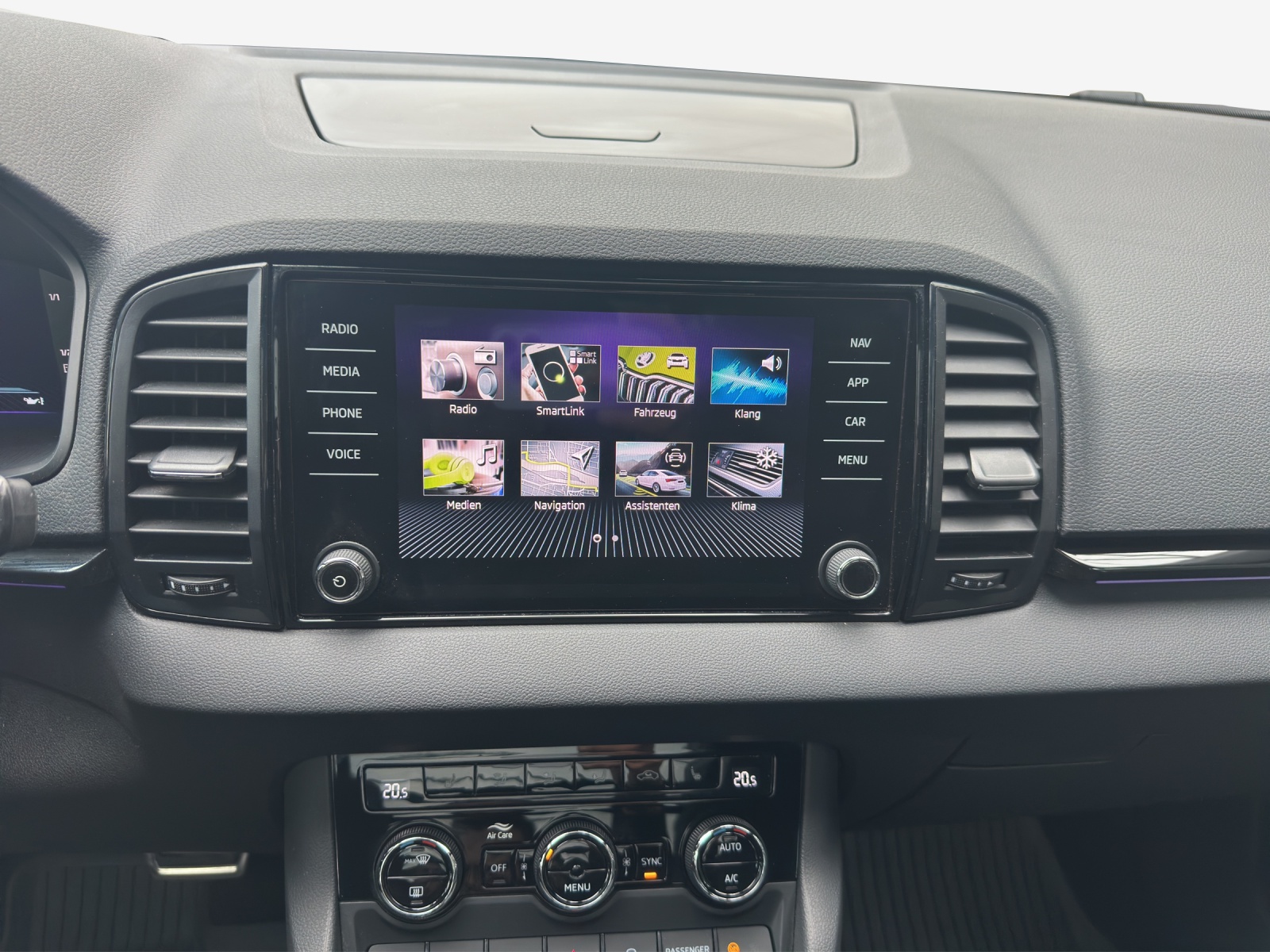 SKODA Karoq 2.0 TDI CR Sport Line 4x4 DSG-image-10