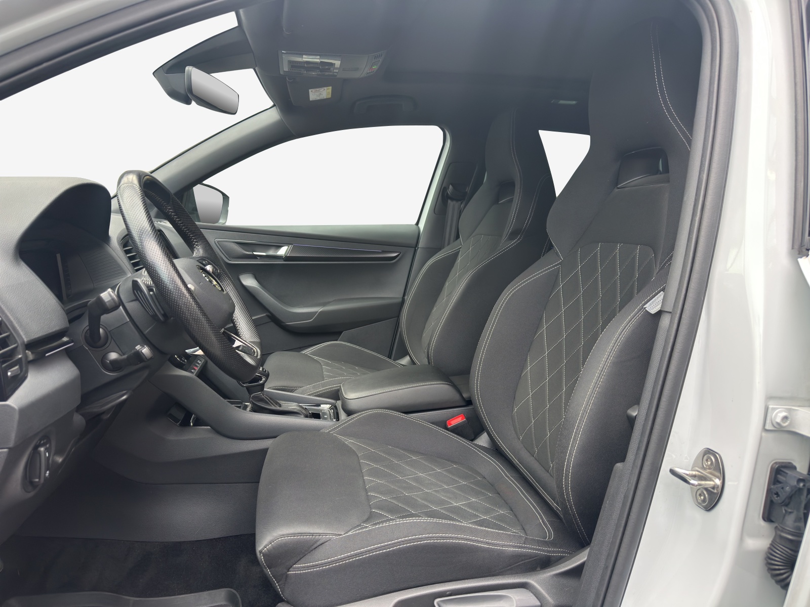 SKODA Karoq 2.0 TDI CR Sport Line 4x4 DSG-image-7