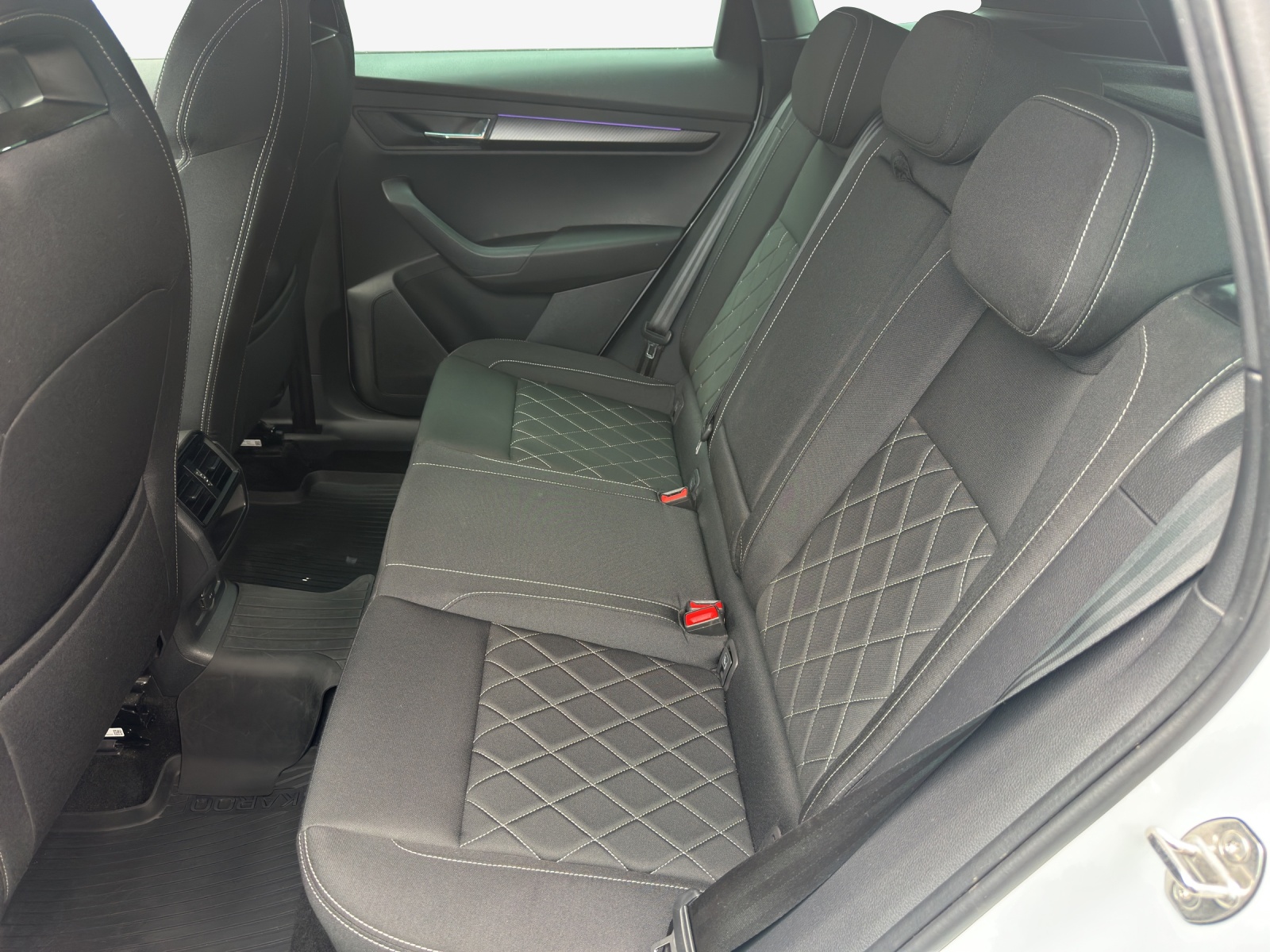 SKODA Karoq 2.0 TDI CR Sport Line 4x4 DSG-image-11