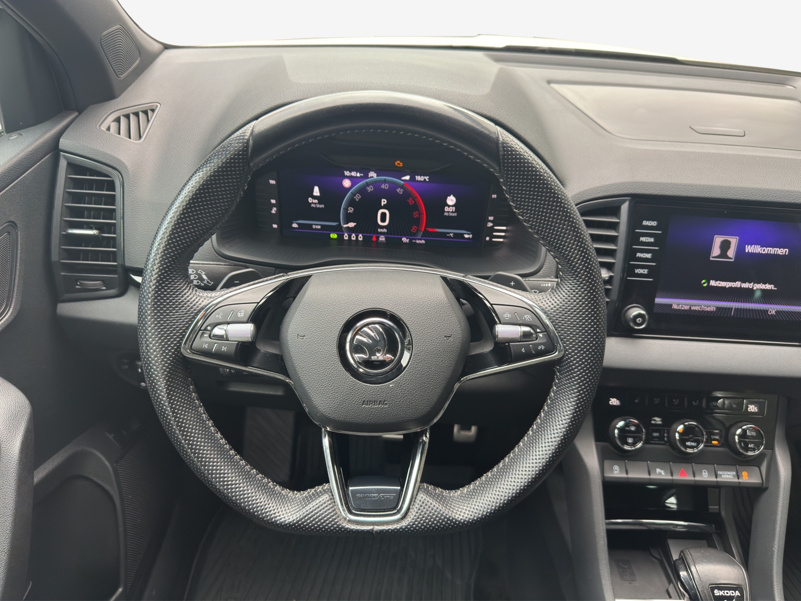 SKODA Karoq 2.0 TDI CR Sport Line 4x4 DSG-image-9
