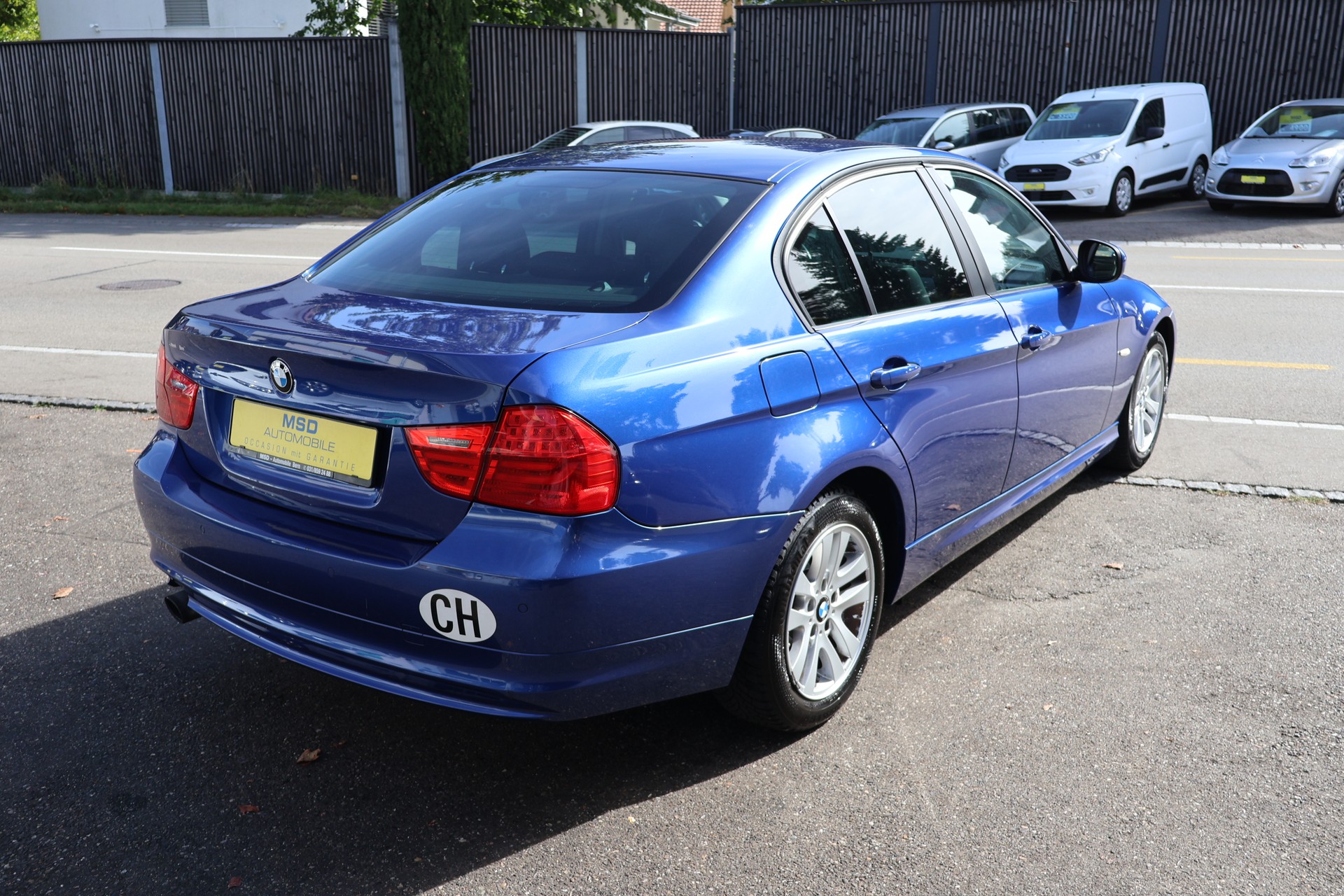 BMW 320d xDrive Dynamic Edition Steptronic-image-4