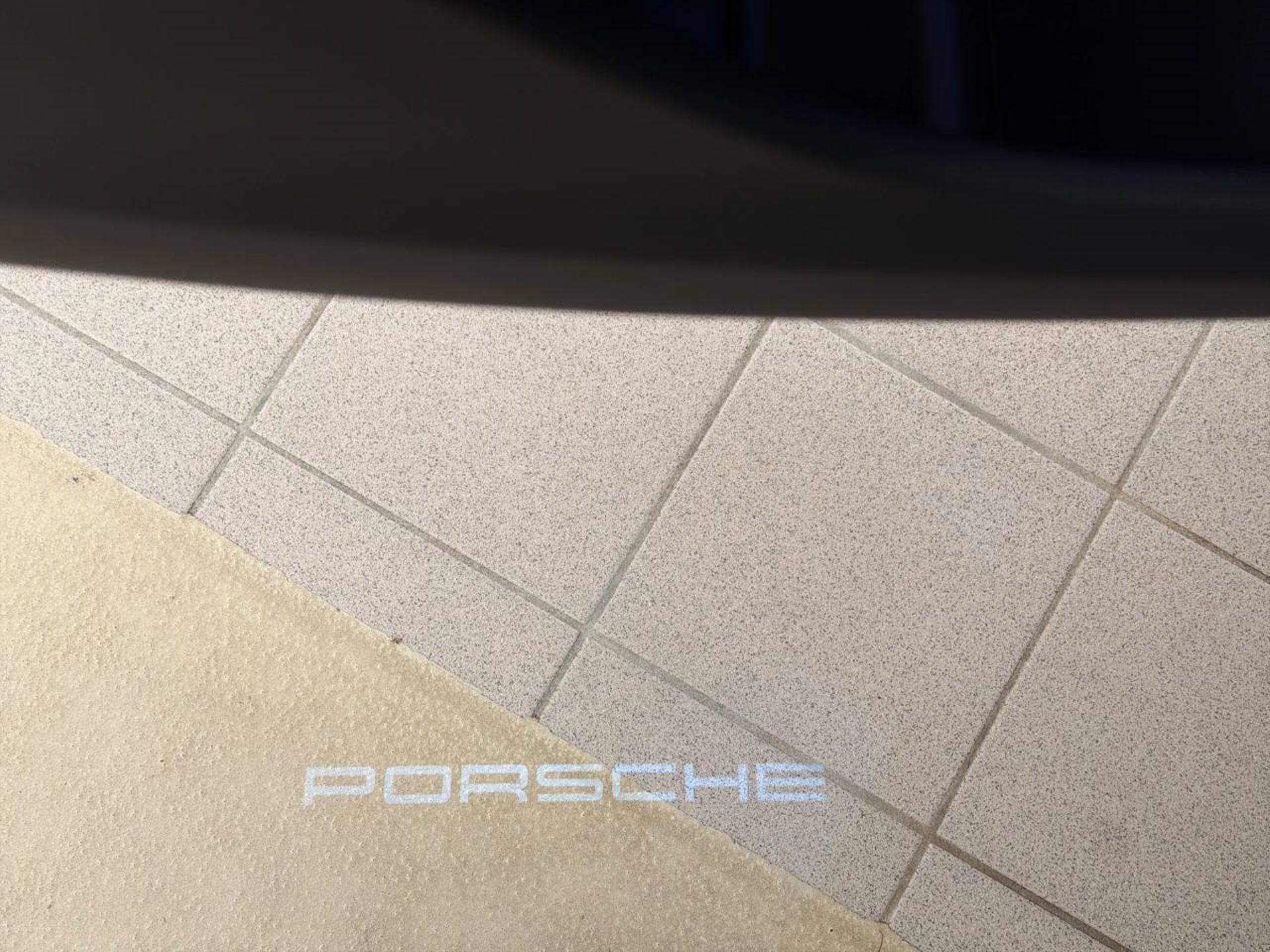 PORSCHE Macan 4S-image-25