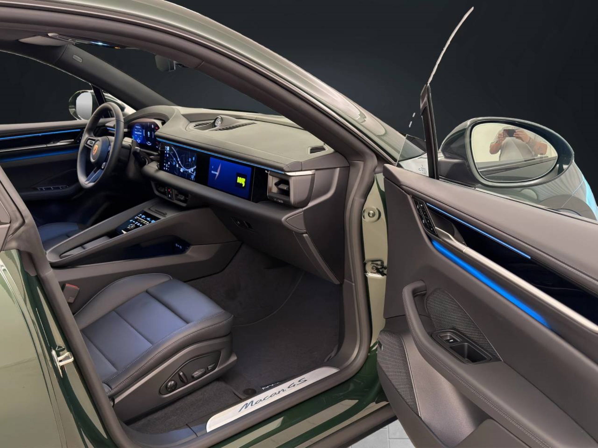 PORSCHE Macan 4S-image-17