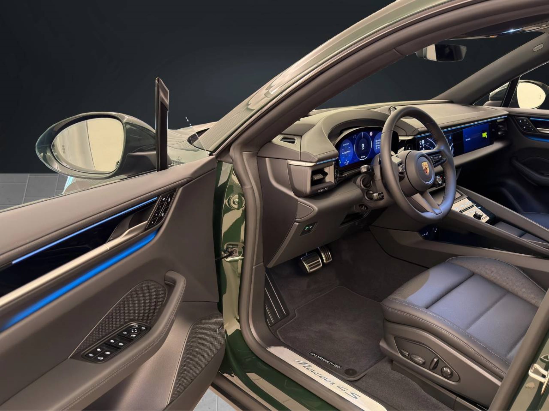 PORSCHE Macan 4S-showroom-element-3