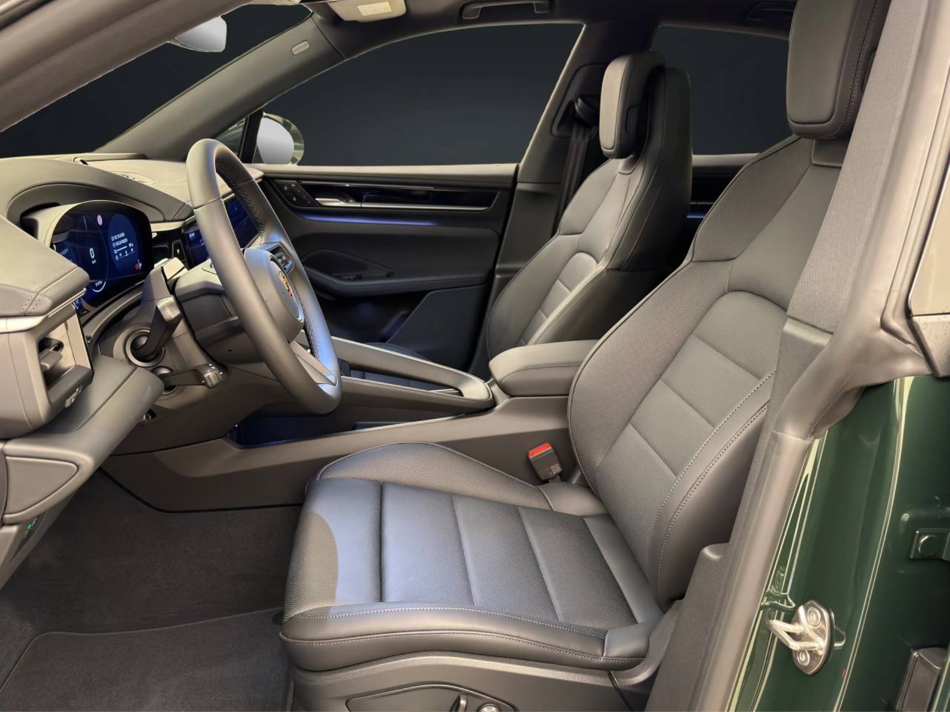 PORSCHE Macan 4S-image-4