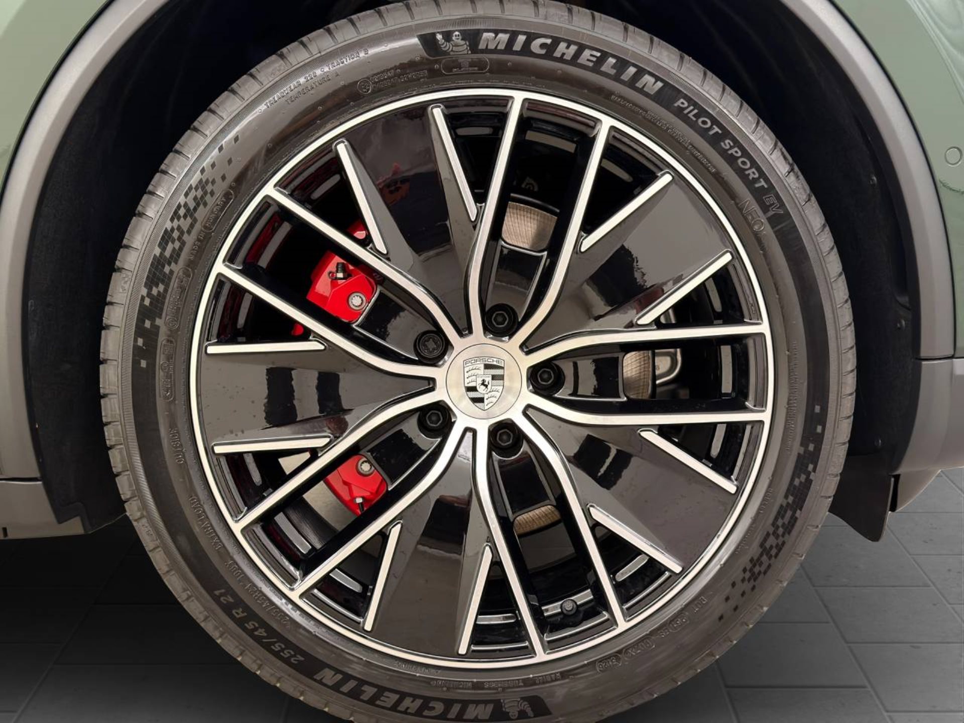 PORSCHE Macan 4S-image-10