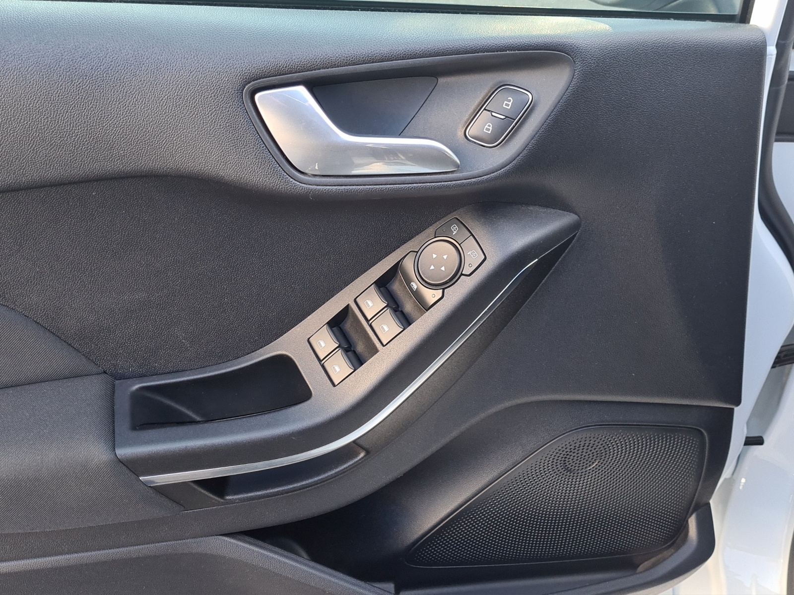 FORD Fiesta 1.0i EcoBoost Hybrid 125 PS ST-Line AUTOMAT-image-14