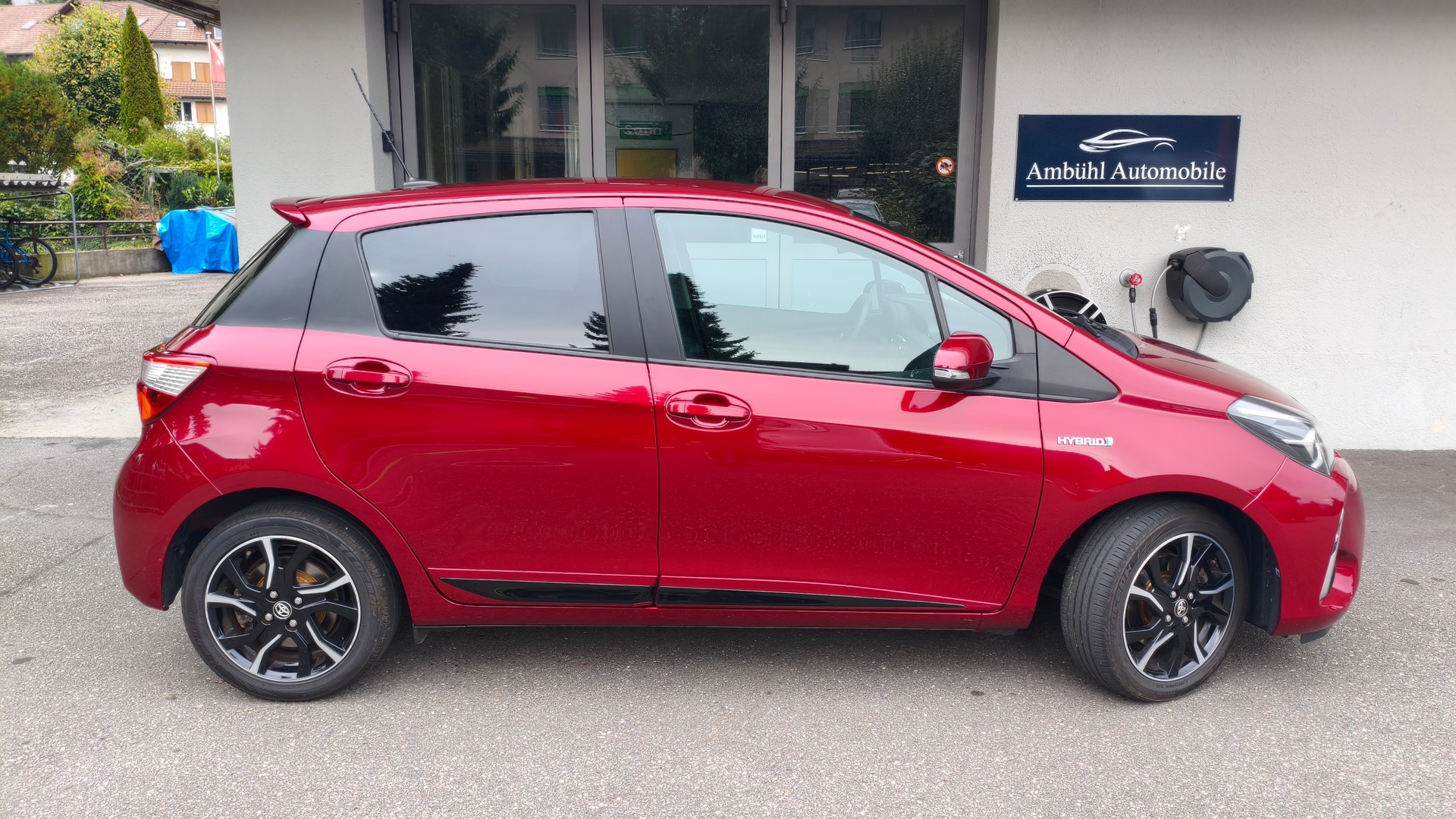 TOYOTA Yaris 1.5 VVT-i Hybrid Style e-CVT-image-1
