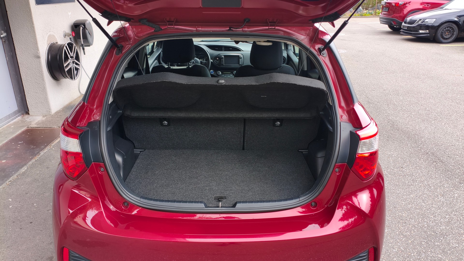 TOYOTA Yaris 1.5 VVT-i Hybrid Style e-CVT-image-6