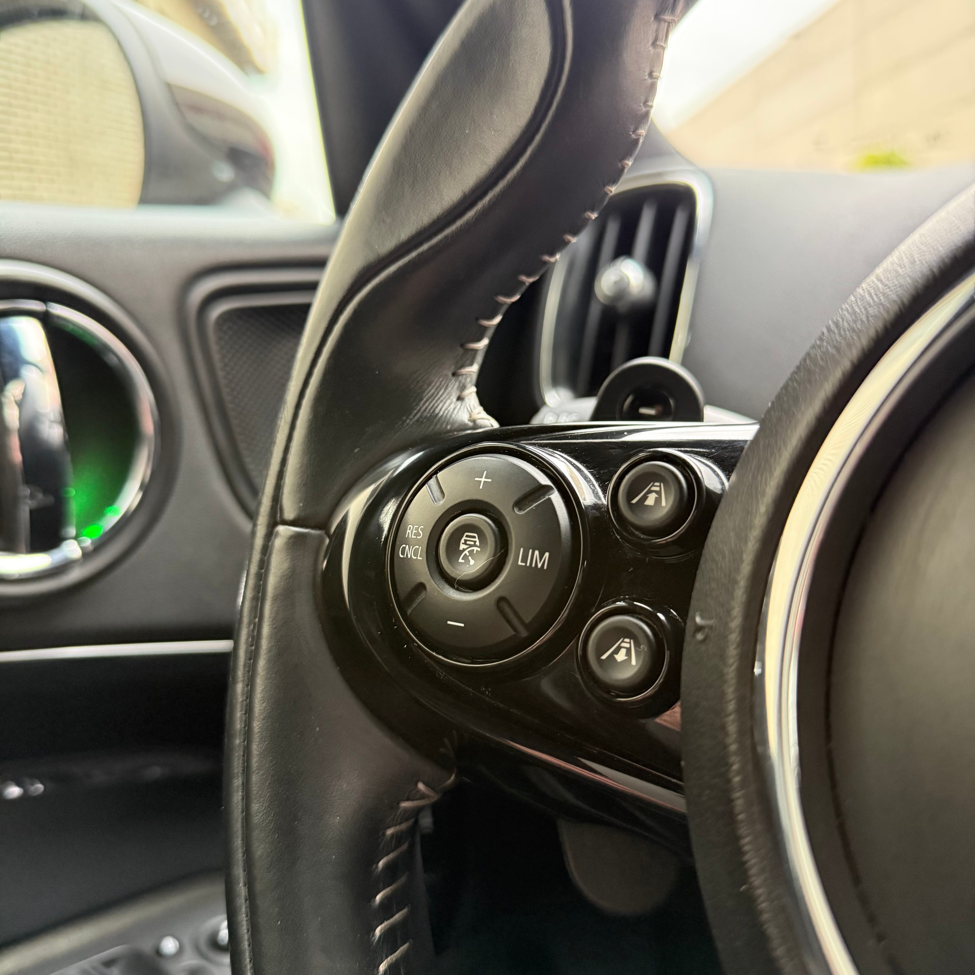 MINI Countryman Cooper S ALL4 Steptronic Swiss-image-9
