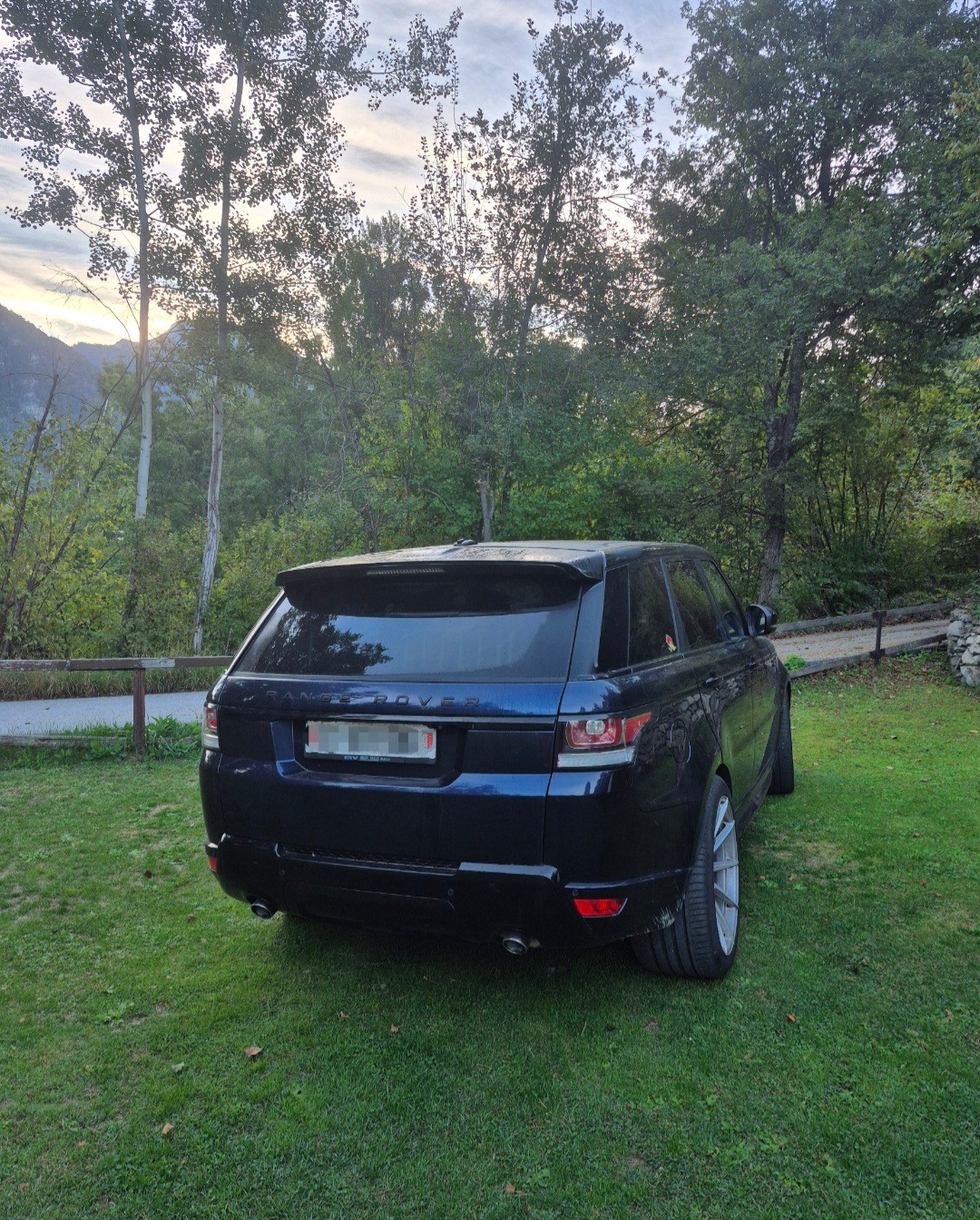 LAND ROVER 3.0 SDV6 HSE Dynamic-image-4