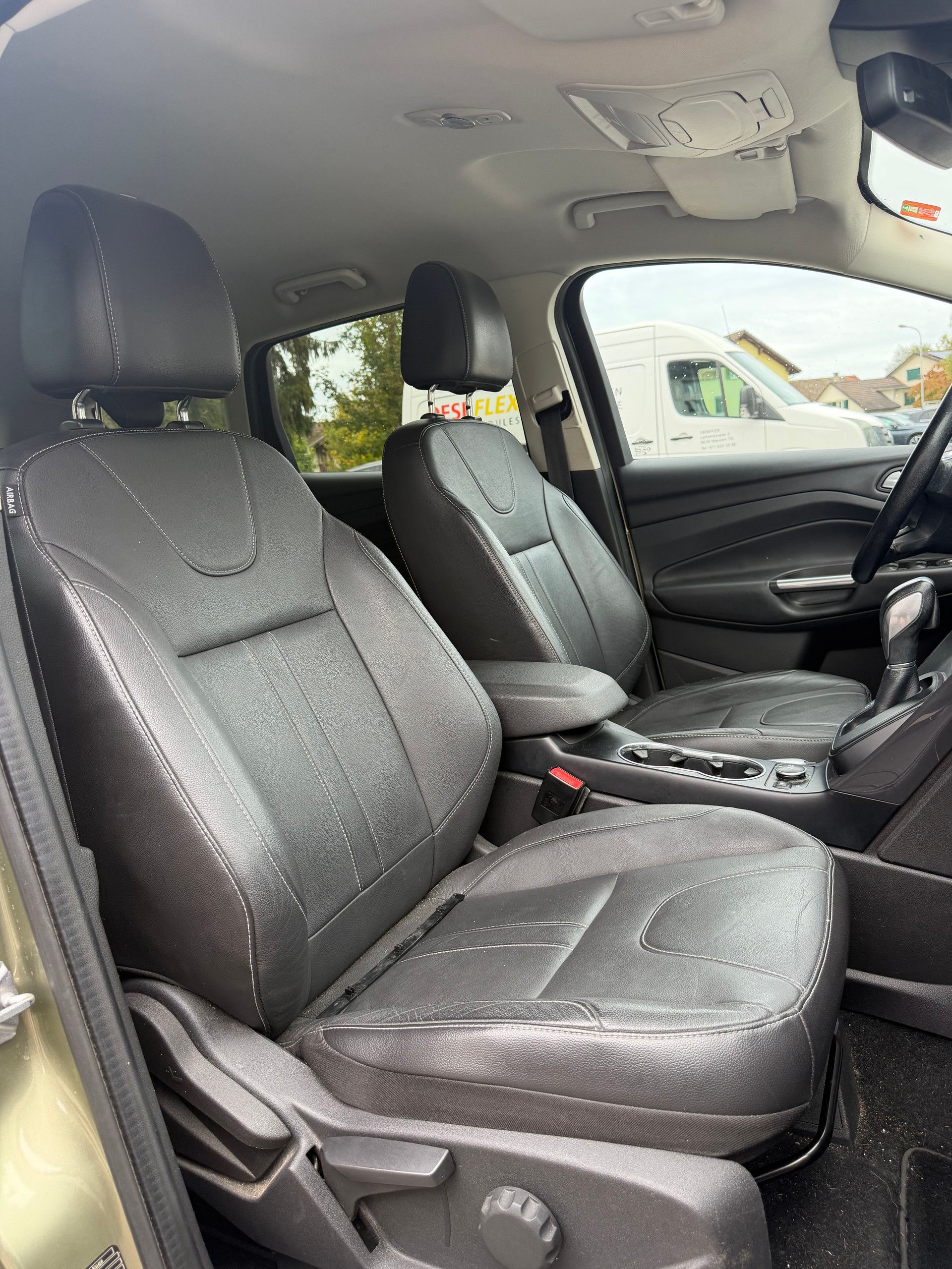 FORD Kuga 2.0 TDCi Titanium 4WD PowerShift-image-12