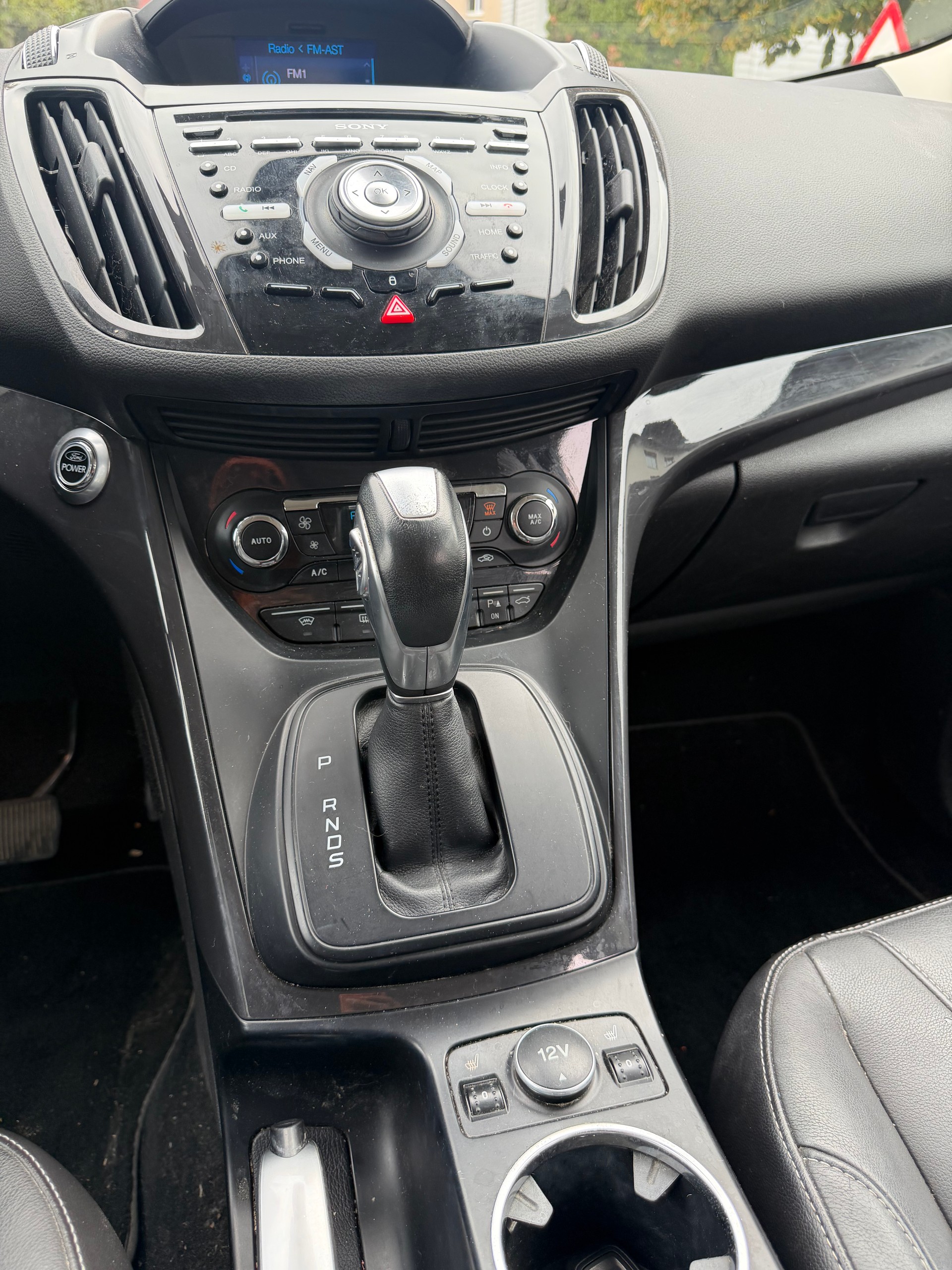 FORD Kuga 2.0 TDCi Titanium 4WD PowerShift-image-9