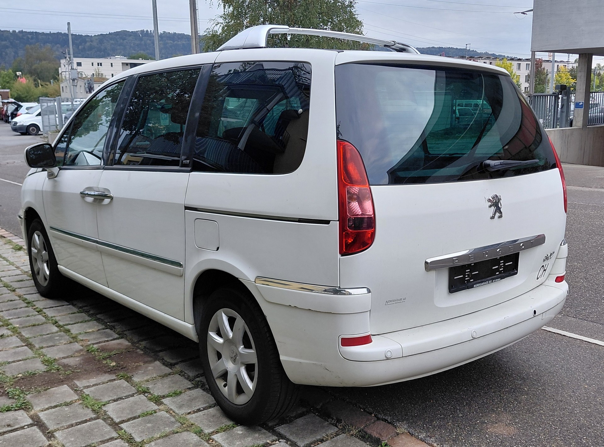 PEUGEOT 807 2.0 16V HDi Family+ Tiptronic-image-6