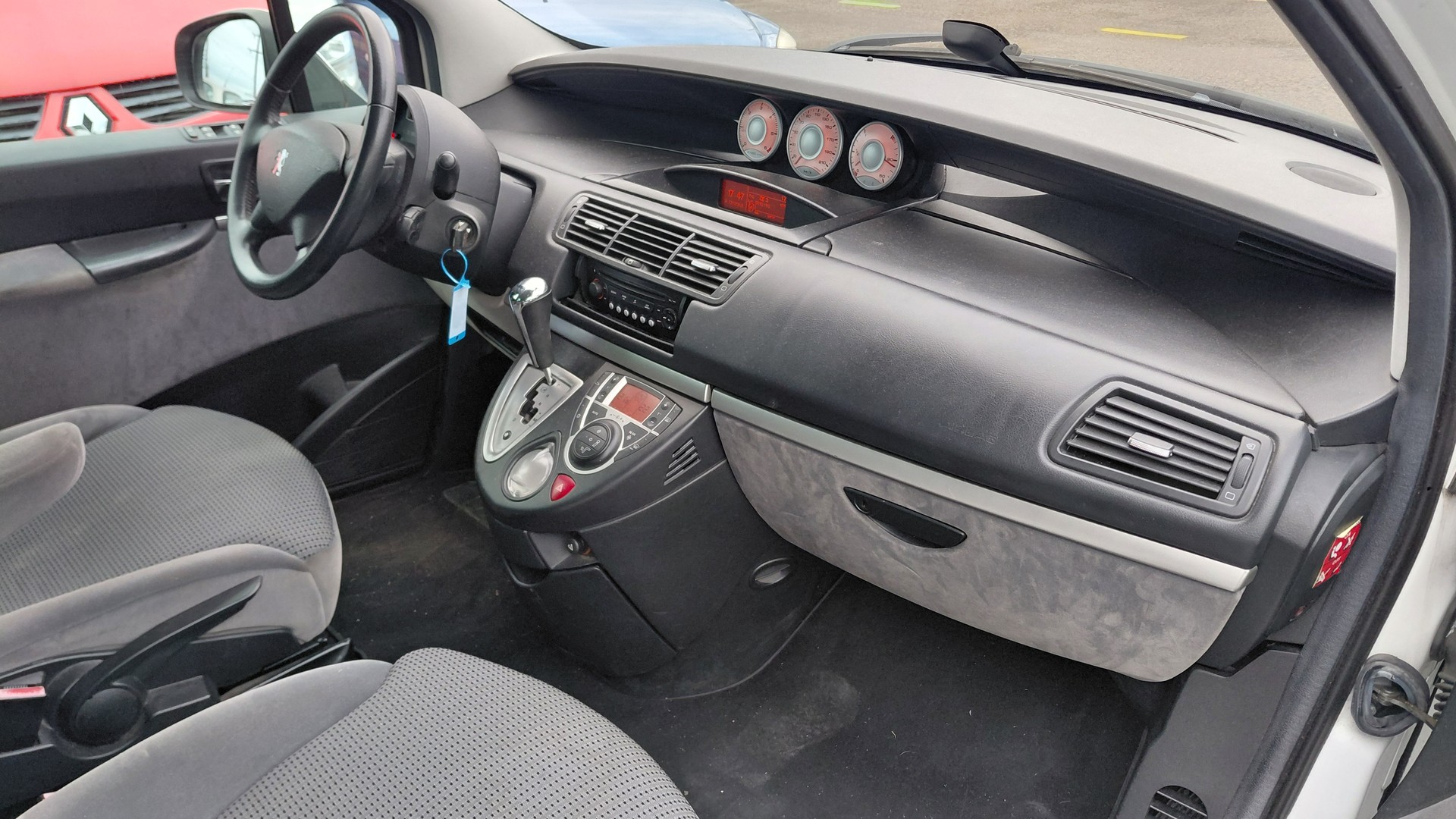 PEUGEOT 807 2.0 16V HDi Family+ Tiptronic-image-9
