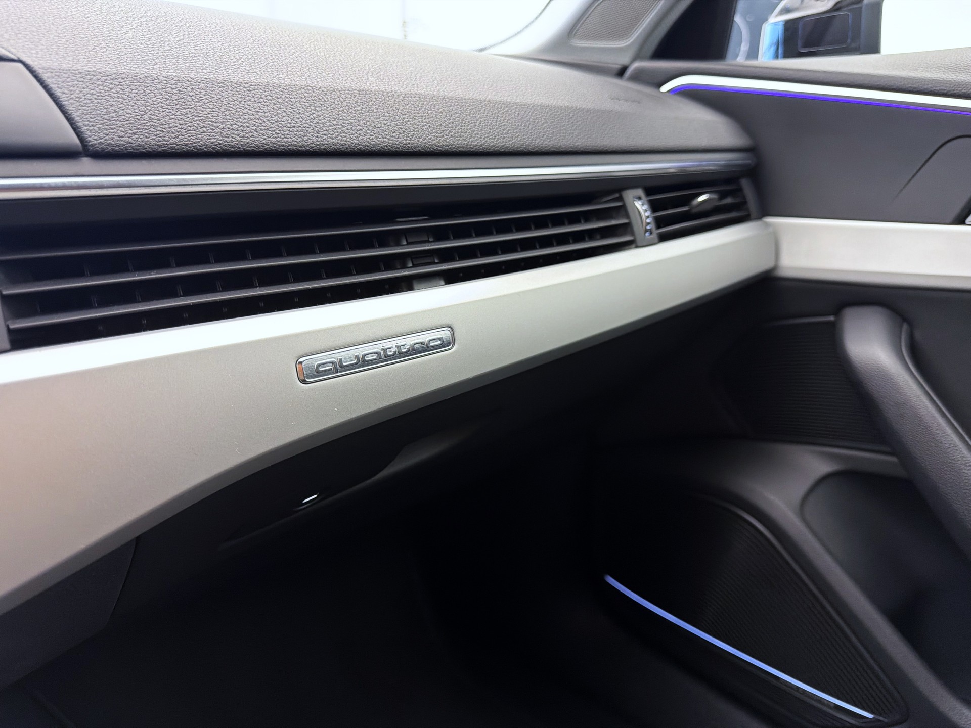 AUDI A4 Avant 40 TDI advanced Attraction quattro S-tronic-image-18