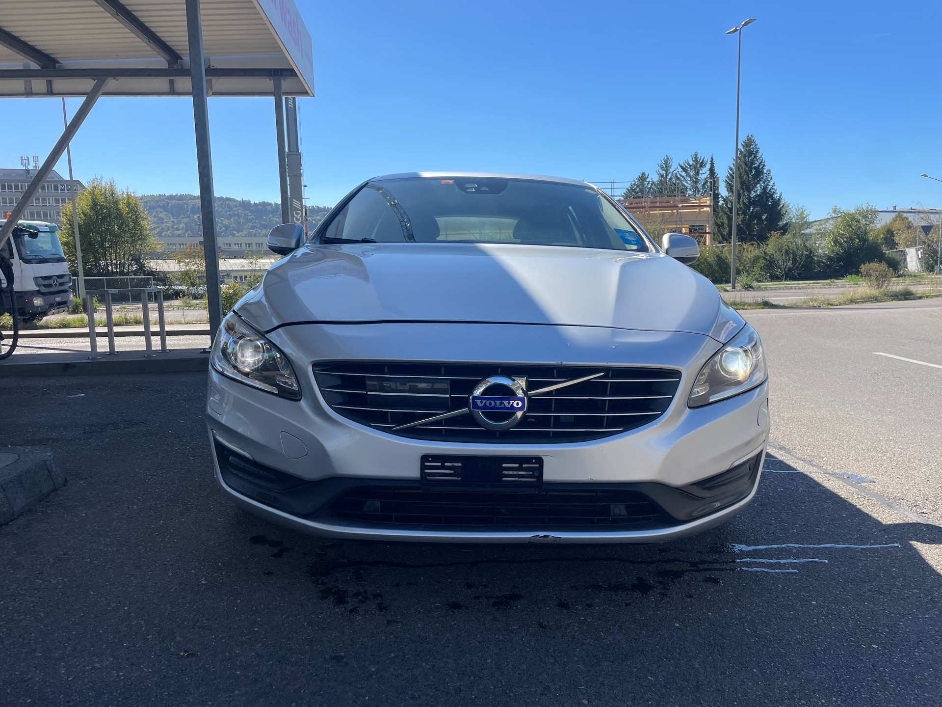 VOLVO V60 D4 Momentum Geartronic-image-0