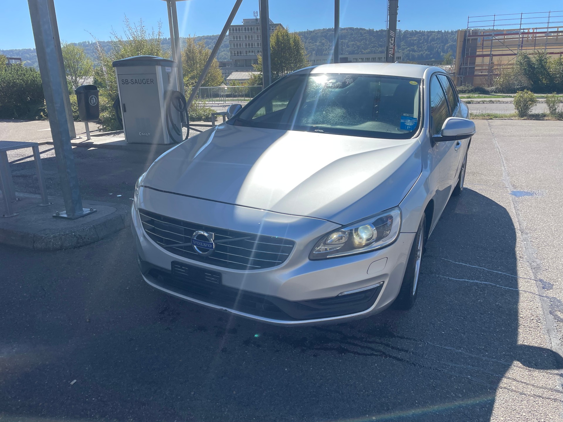 VOLVO V60 D4 Momentum Geartronic-image-3