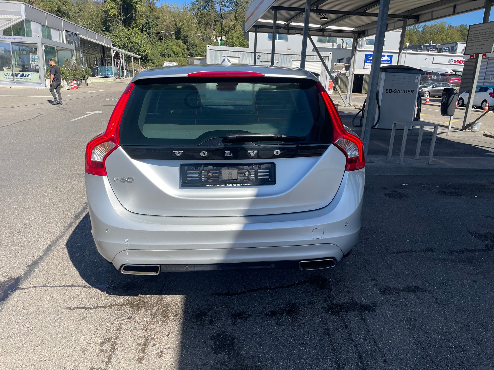 VOLVO V60 D4 Momentum Geartronic-image-10